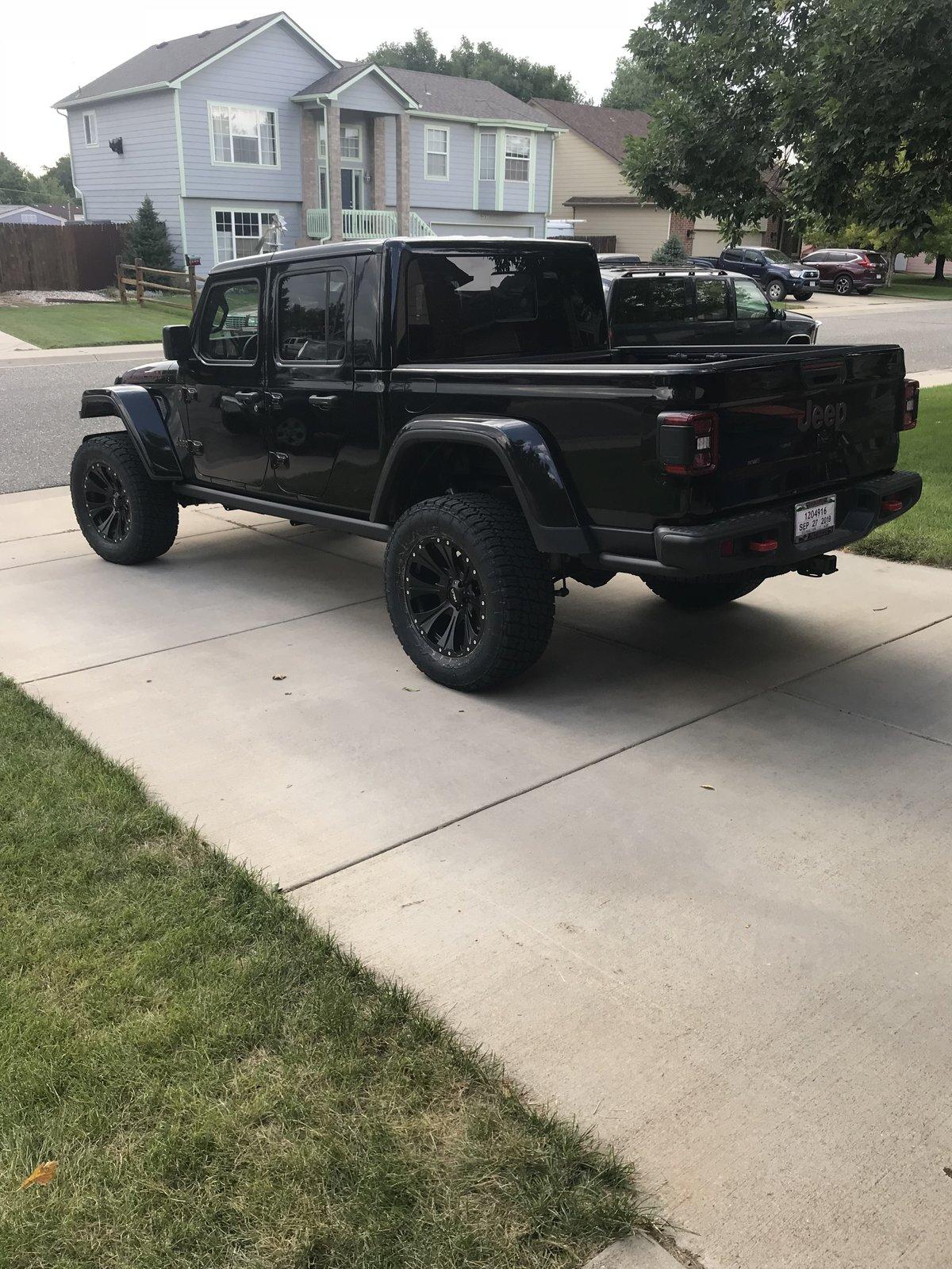Jeep Gladiator Gladiators on Mopar 2" Lift Kit C5725723-79C9-4148-8CD7-8632AC74DF47
