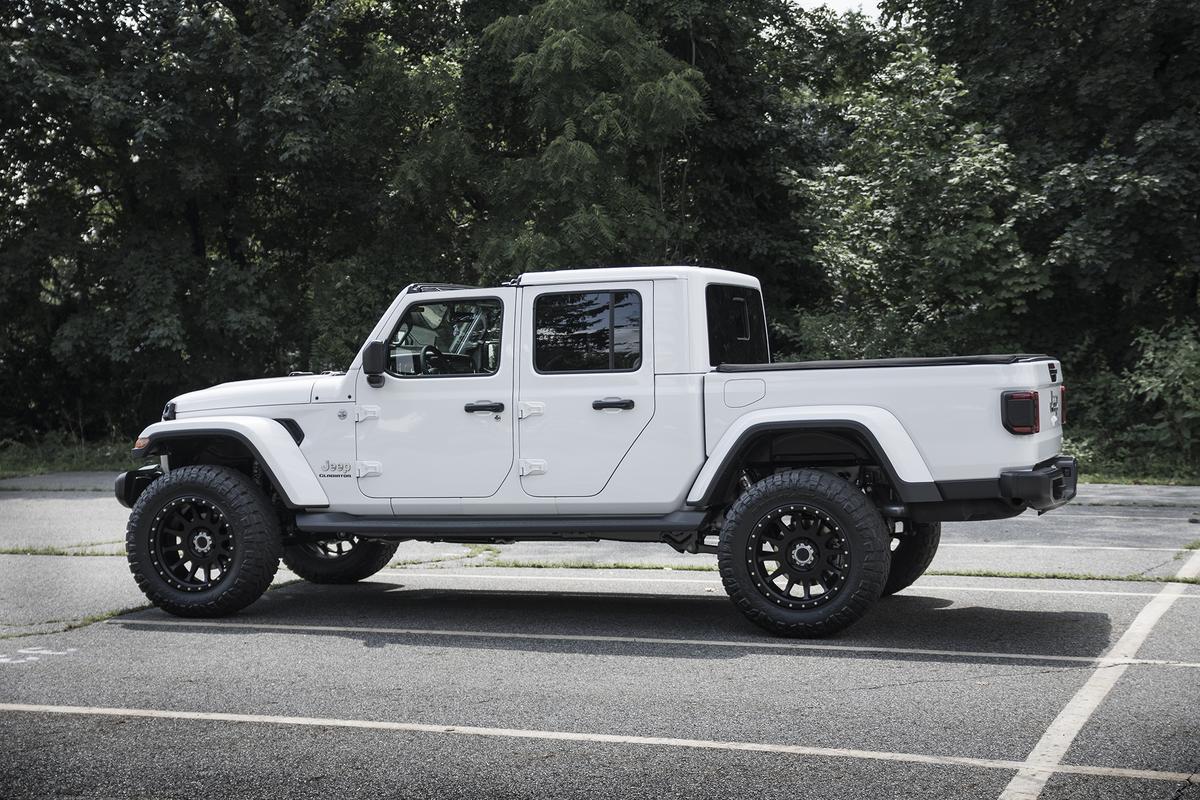 Jeep Gladiator Gladiators on Mopar 2" Lift Kit DSC-0058