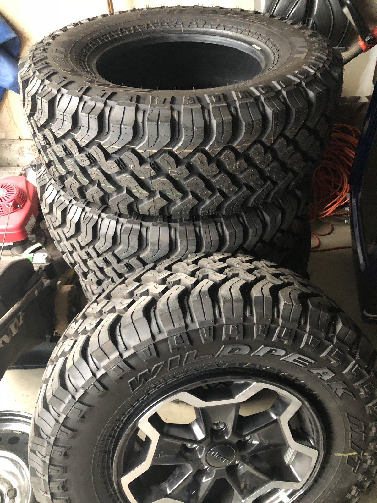 Jeep Gladiator 33inch rubicon wheels and m/t tire takeoffs up for grabs in Colorado 91D98049-EEB6-4E6F-8E7F-2E32D1D81B92