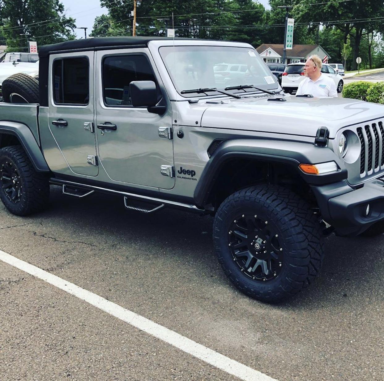 Jeep Gladiator Request: Gladiators with soft tops FE56FB58-8382-4C86-8818-79CFE46311C4