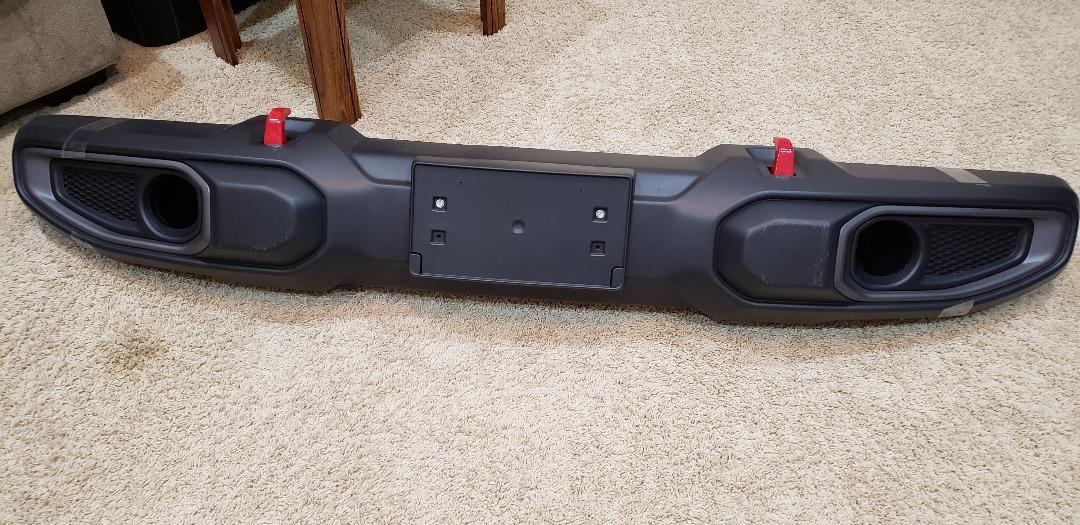 Jeep Gladiator WTS: Rubicon Bumper in TEXAS! thumbnail (2)