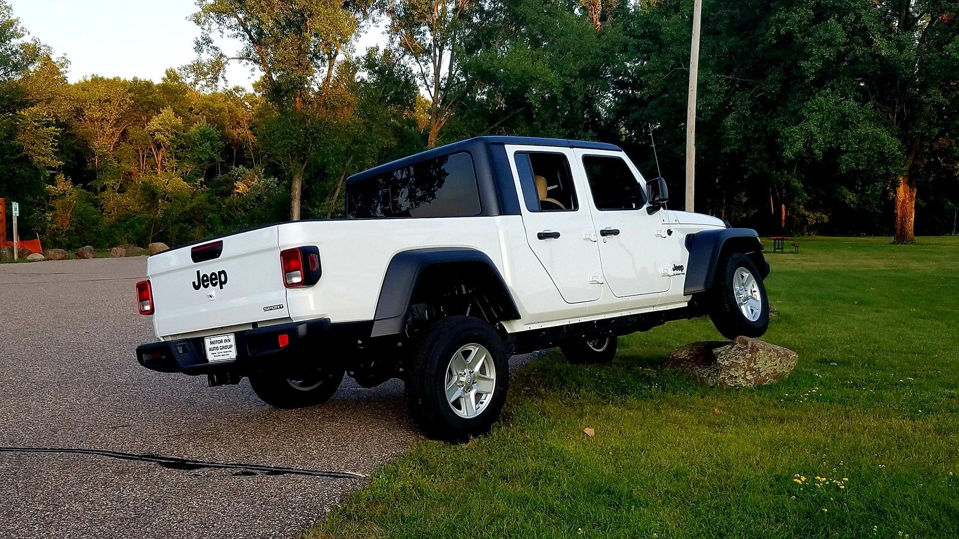 Jeep Gladiator BRIGHT WHITE Gladiator JT Club 20190806_220017