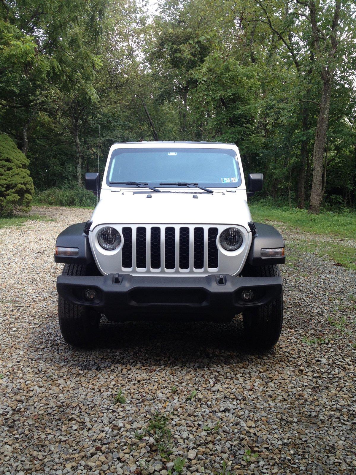 Jeep Gladiator BRIGHT WHITE Gladiator JT Club 544442EC-B9ED-4883-95DE-2D218024C6B7