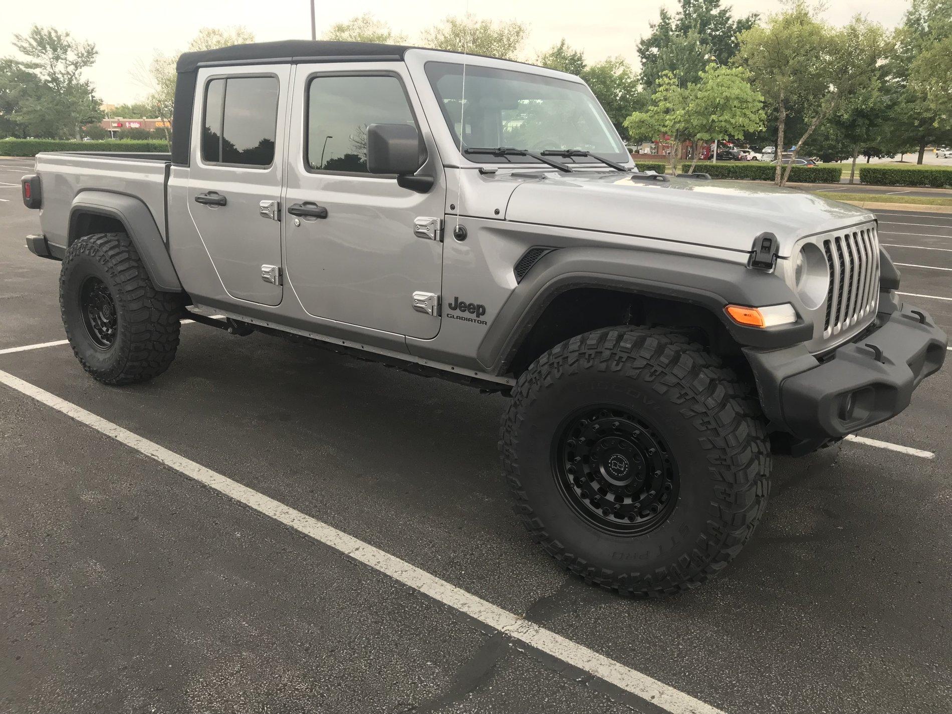 Jeep Gladiator Sport S with 35s & 37s.... IMG_3439-1
