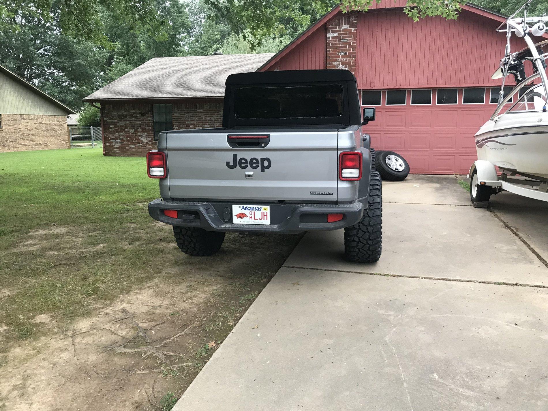 Jeep Gladiator Sport S with 35s & 37s.... IMG_3442