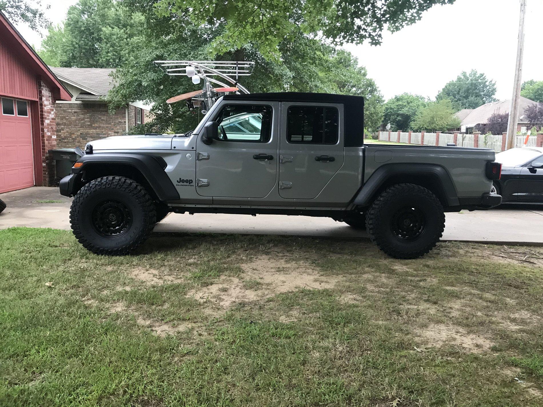 Jeep Gladiator Sport S with 35s & 37s.... IMG_3444