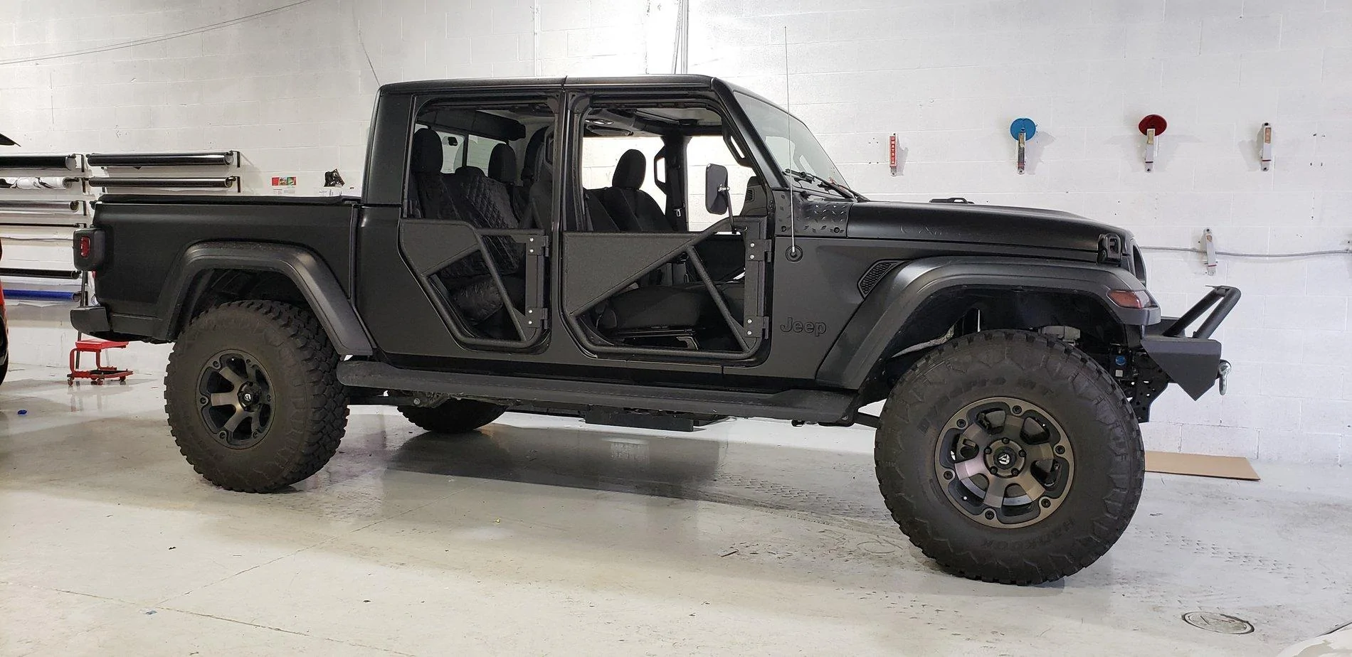 Jeep Gladiator 37's on My Stock Height JT Sport bnvnc