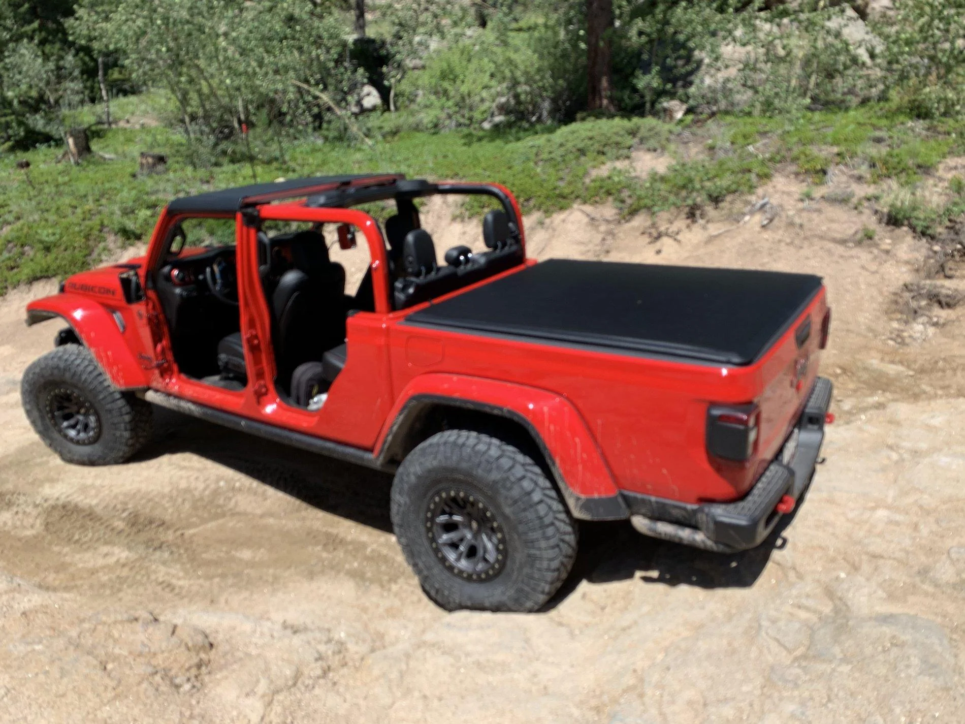 Jeep Gladiator 3 piece hard top 5D7DFCC6-8A95-453D-B812-61F7B47CA15F