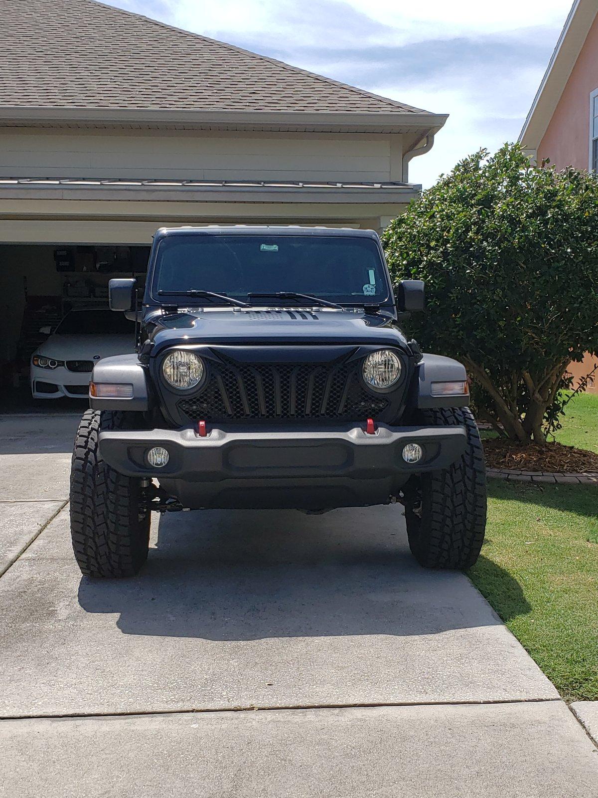 Jeep Gladiator New grille and hood graphic 20190808_152004