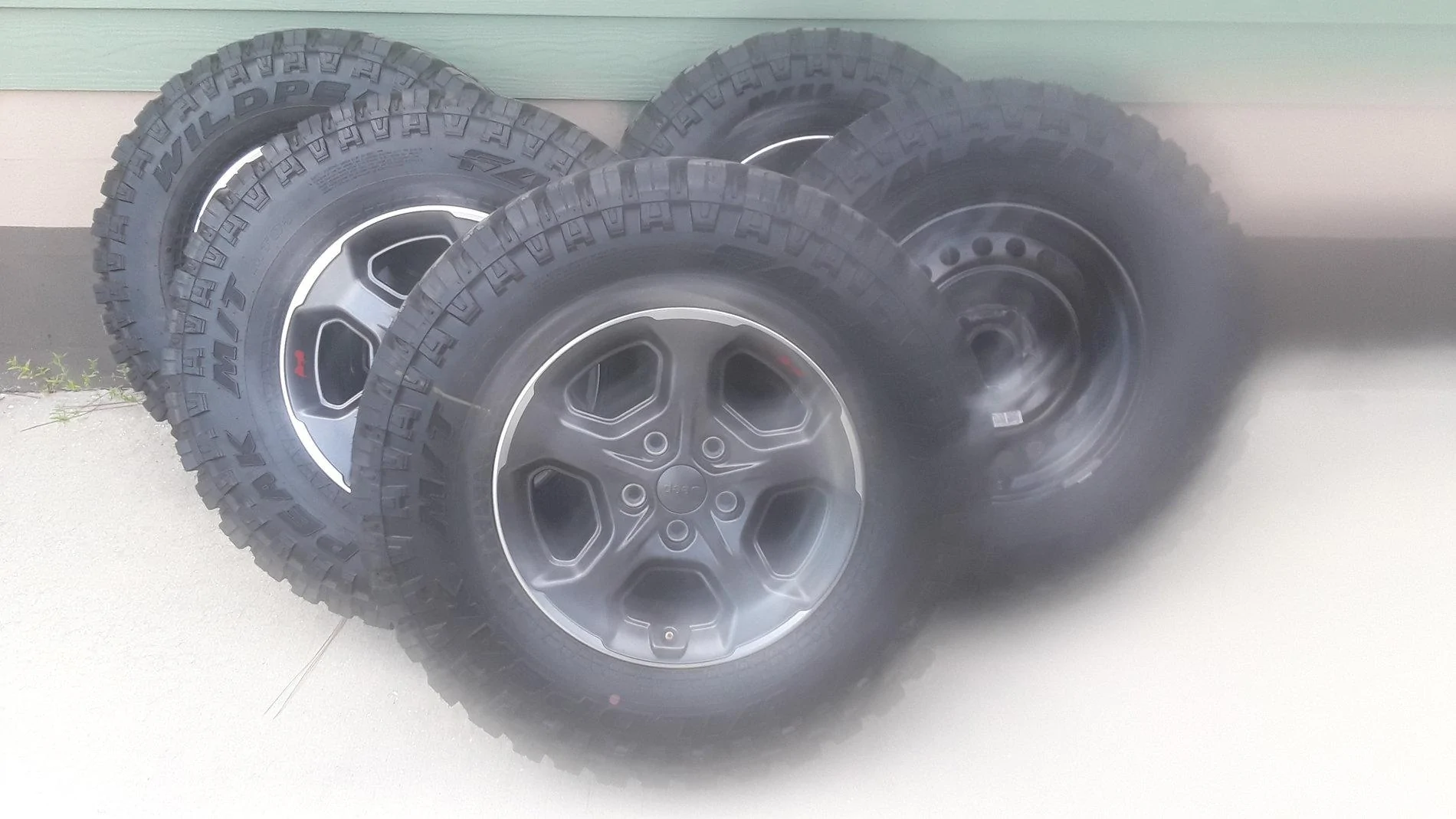 Jeep Gladiator WTS Rubicon wheels/tires 20190809_171100