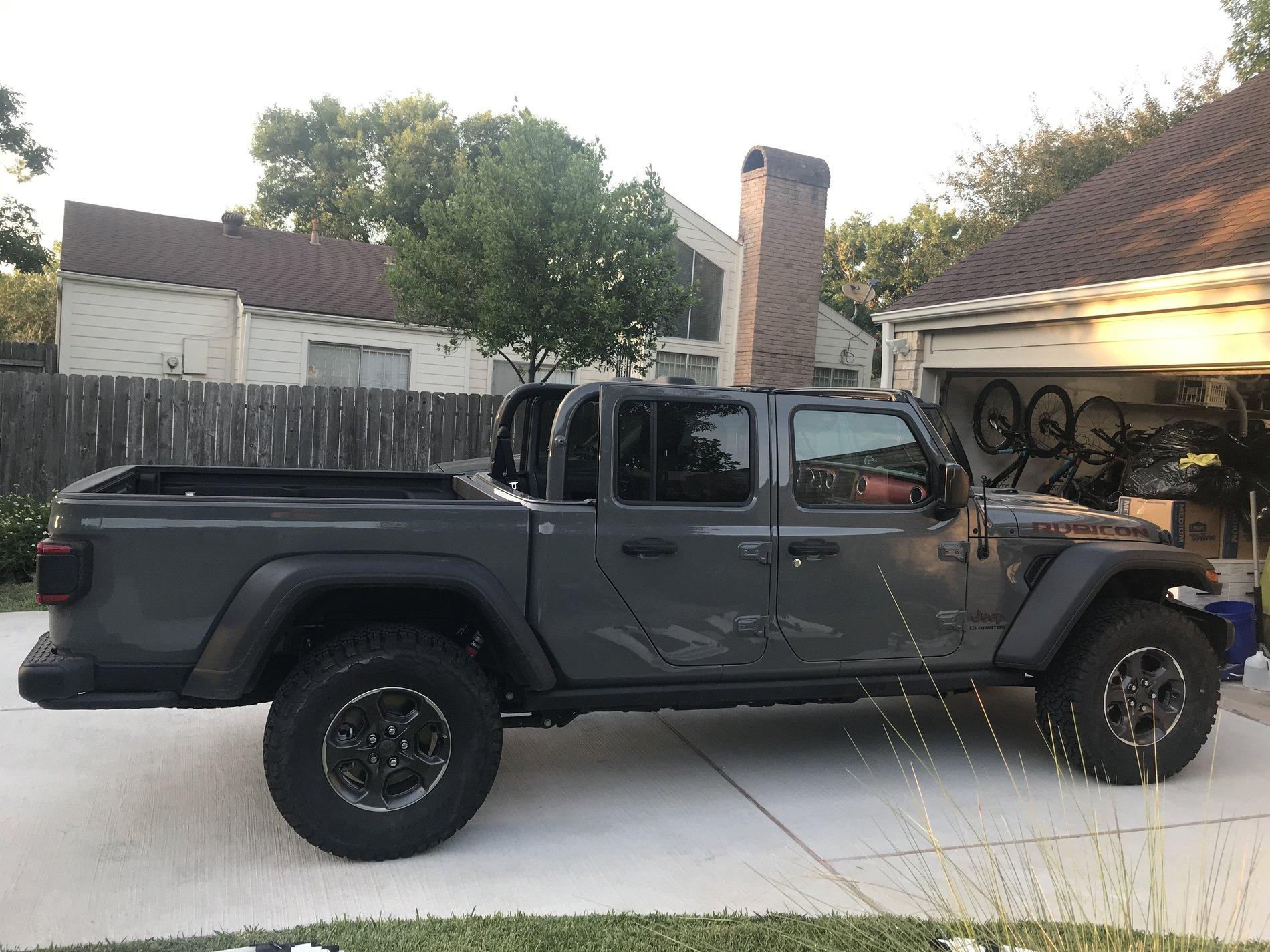 Jeep Gladiator STING GRAY Gladiator JT Club 85FC75F9-B815-4EC6-B117-87A18679731F