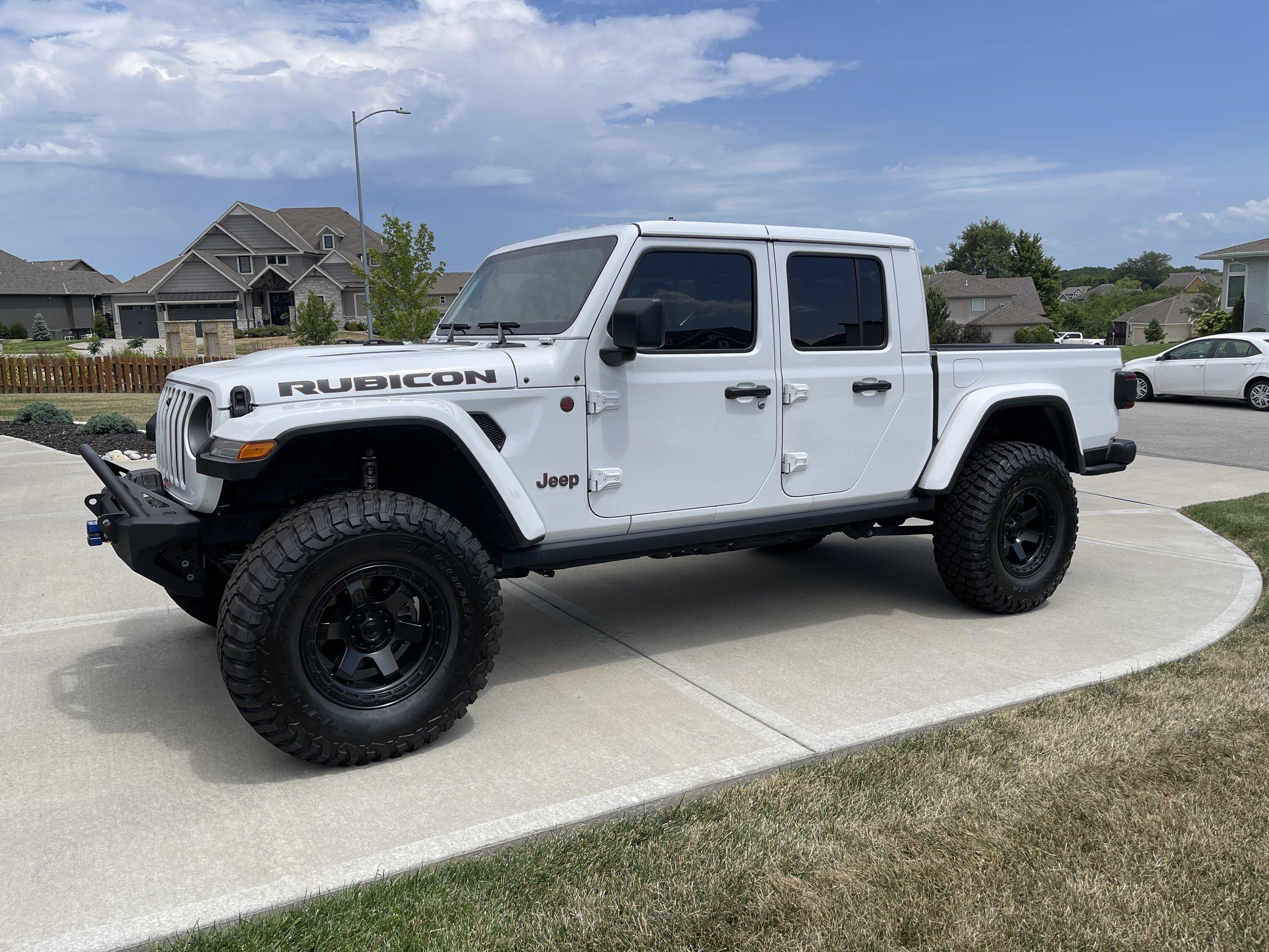 Jeep Gladiator 2021 Rubicon Ecodiesel DE98F4C8-7EE6-4894-BA5A-3436C684708C