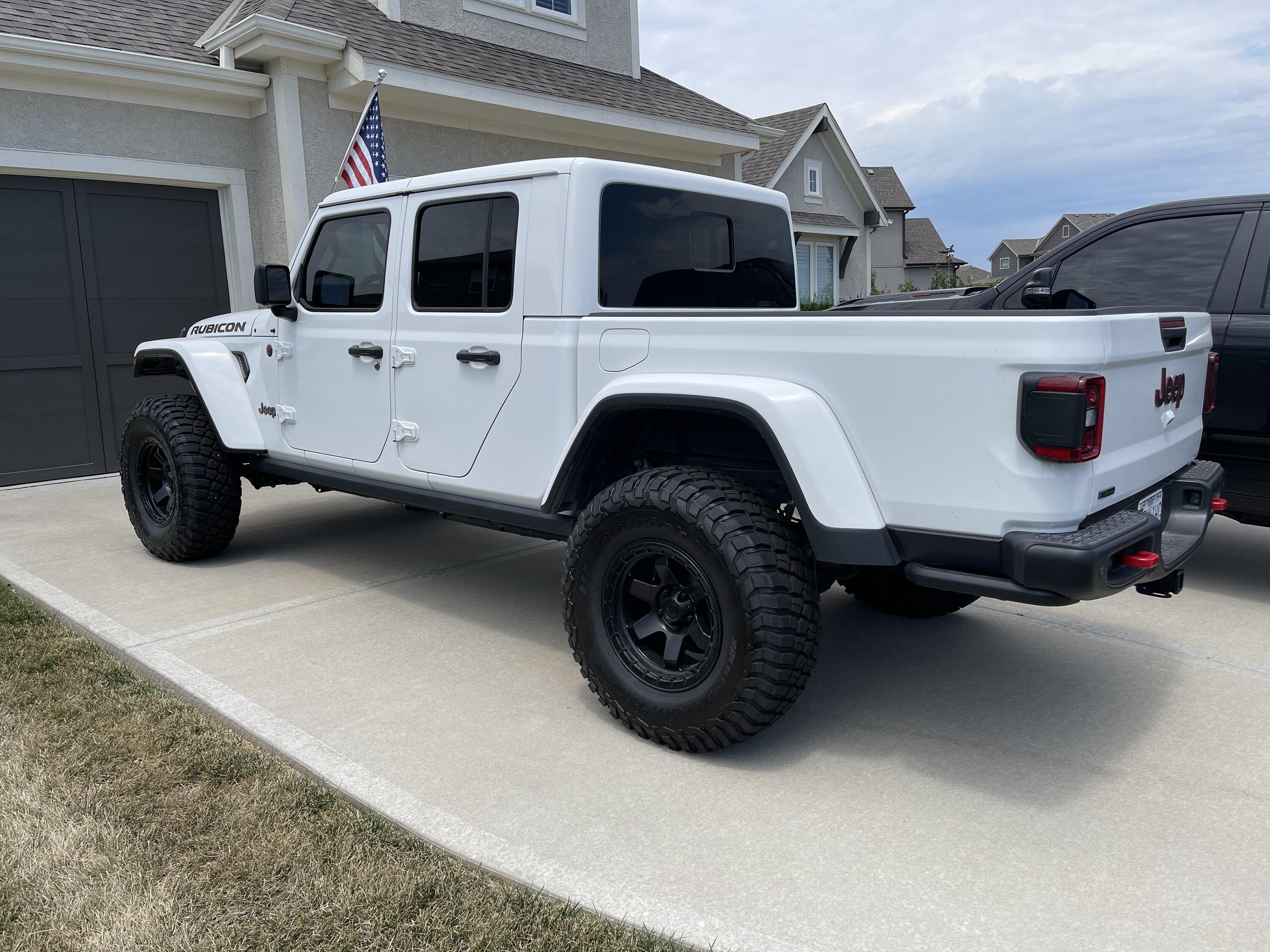 Jeep Gladiator 2021 Rubicon Ecodiesel 97898A46-91B6-4ACC-B3E8-E65A2AC956AD