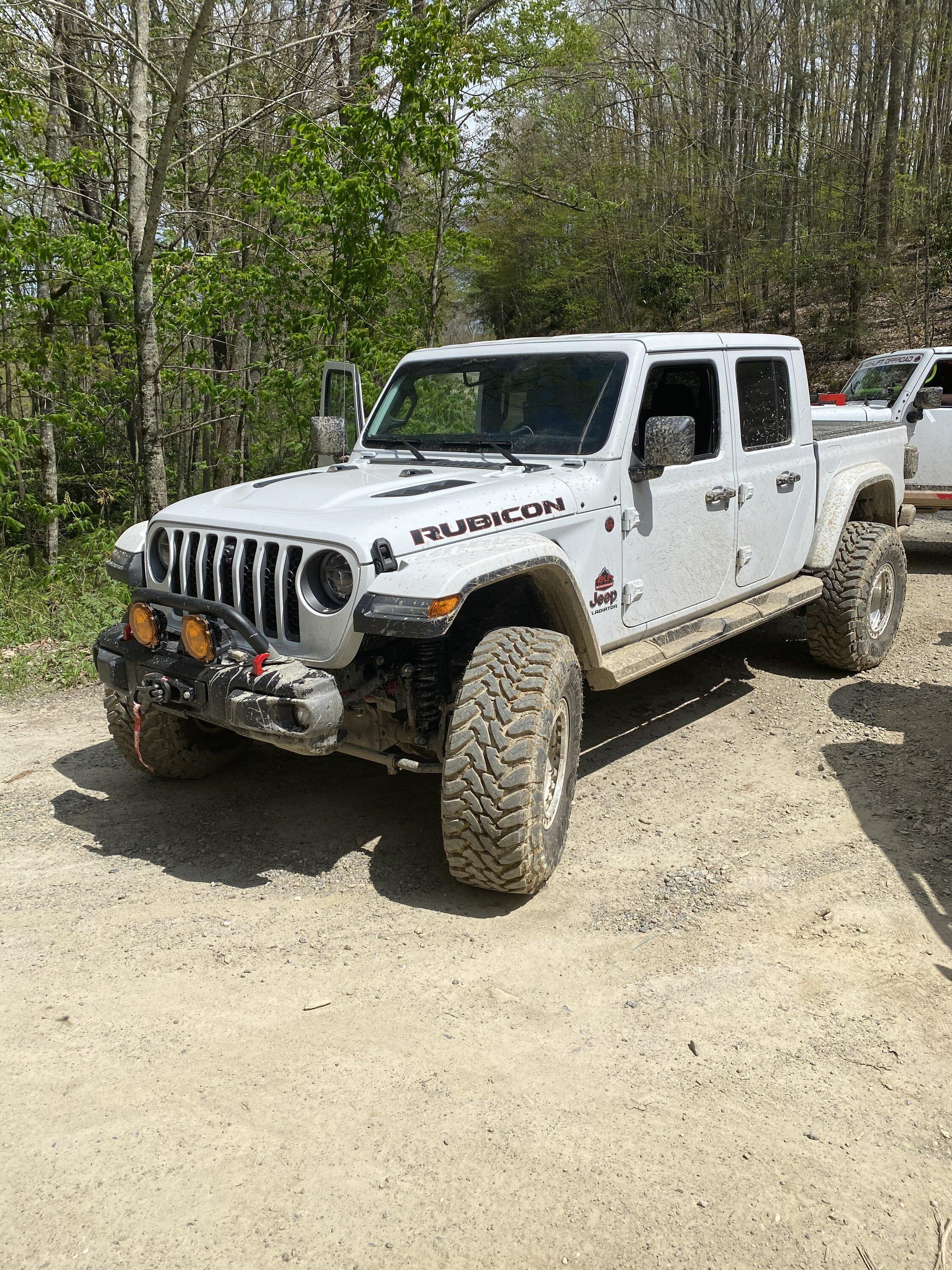 Jeep Gladiator Traded '21 Gladiator for '22 Wrangler 793AED91-C6B1-4D2C-B3DD-6E40F6158115