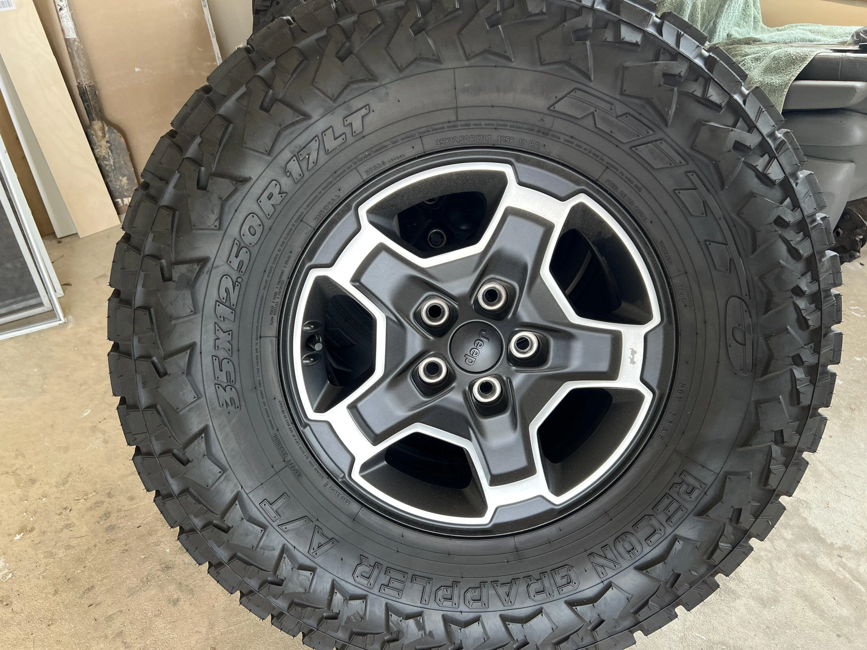 Jeep Gladiator 35x12.50x17 Nitto Recon Grapplers with Mojave Wheels (5) 1F2BEB31-A641-4475-BC34-26BF8E9E086C