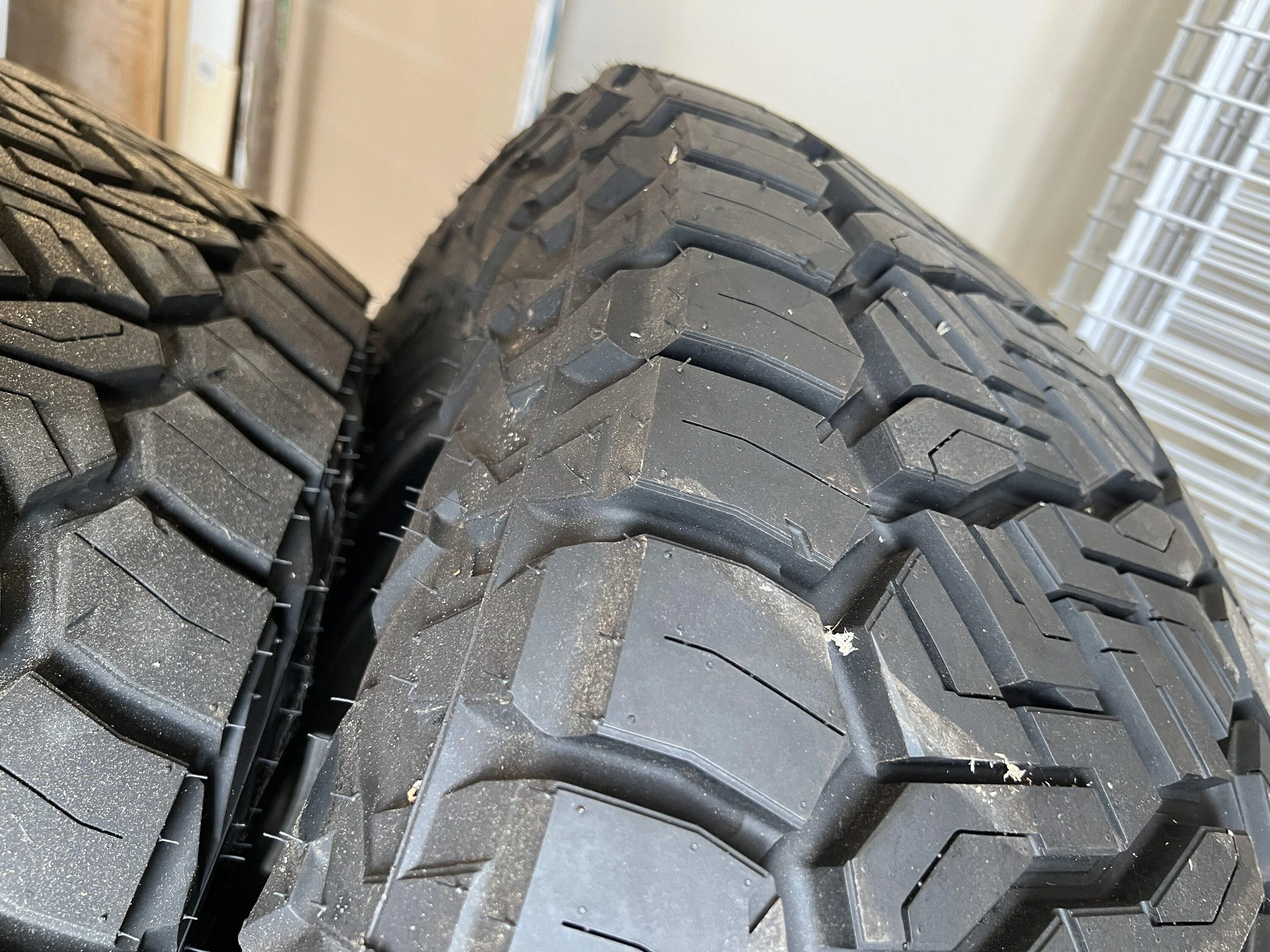 Jeep Gladiator 35x12.50x17 Nitto Recon Grapplers with Mojave Wheels (5) 083C4B69-4F0C-40AF-9BC1-35B7CEEC6DC0