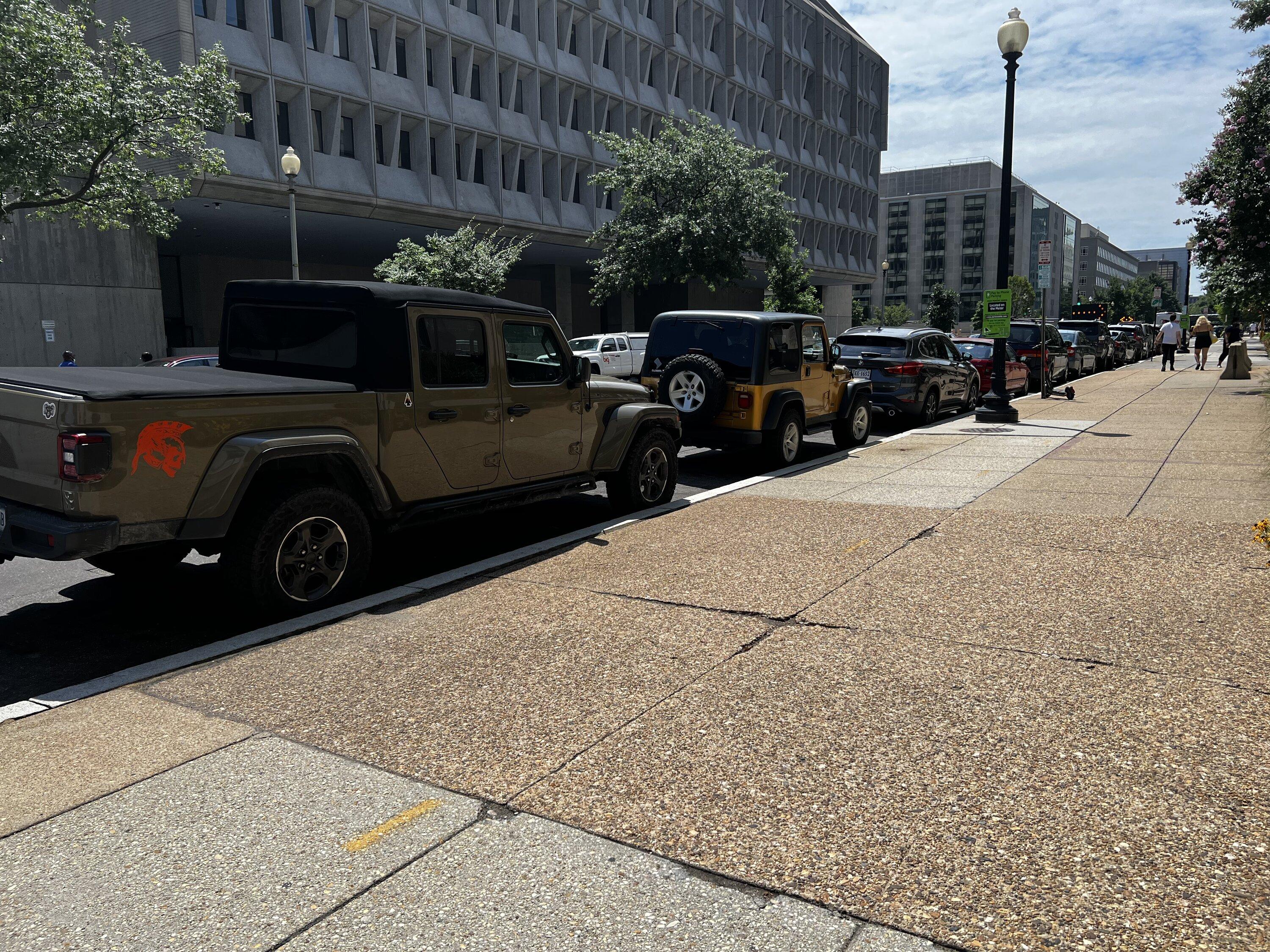 Jeep Gladiator Jeeps Parking Next To Jeeps 5FEB2CC9-C284-48E1-9349-F743B34A2826
