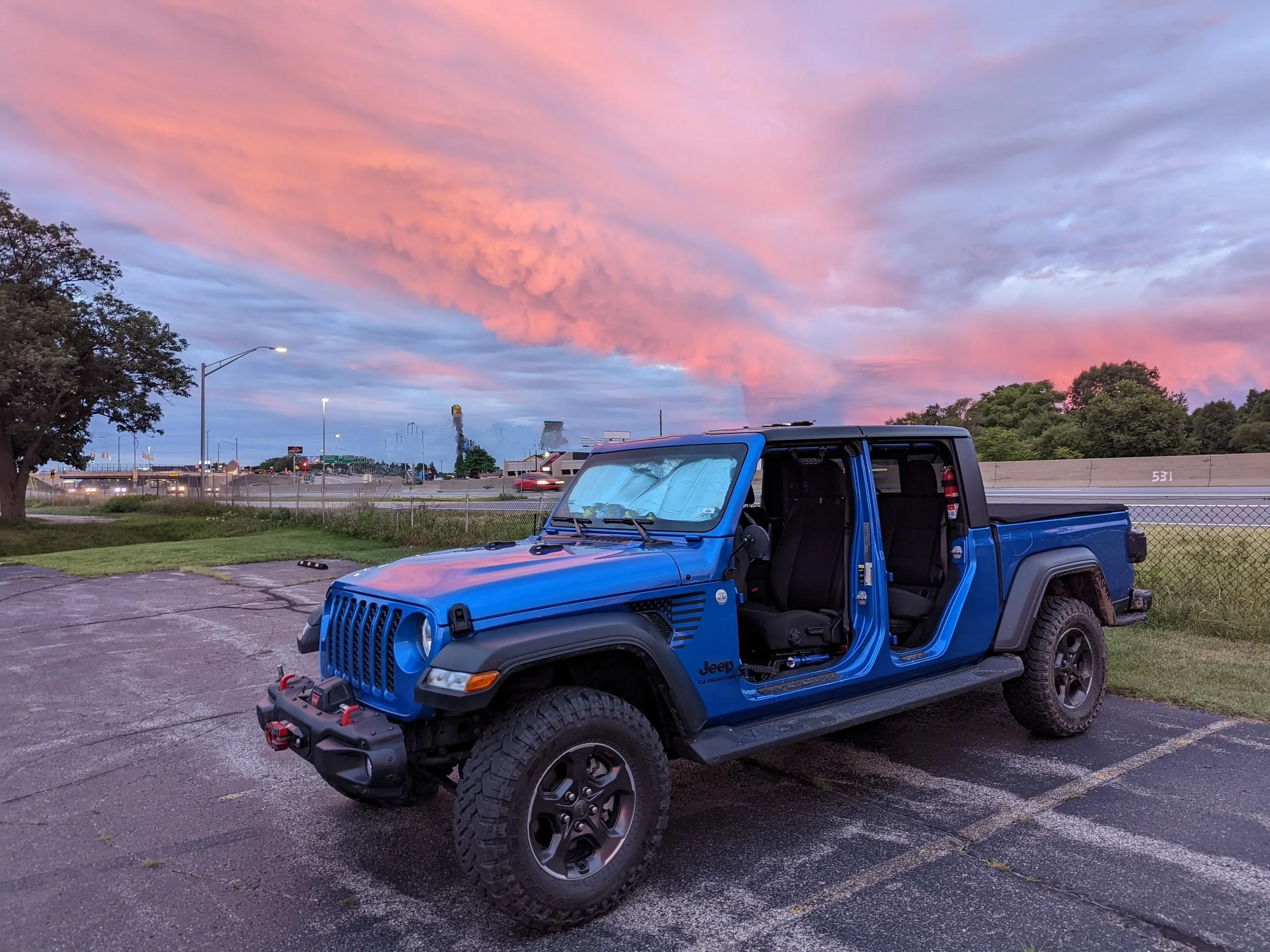 Jeep Gladiator Gladiator Glamour Shots PXL_20220726_102307154.NIGHT~2