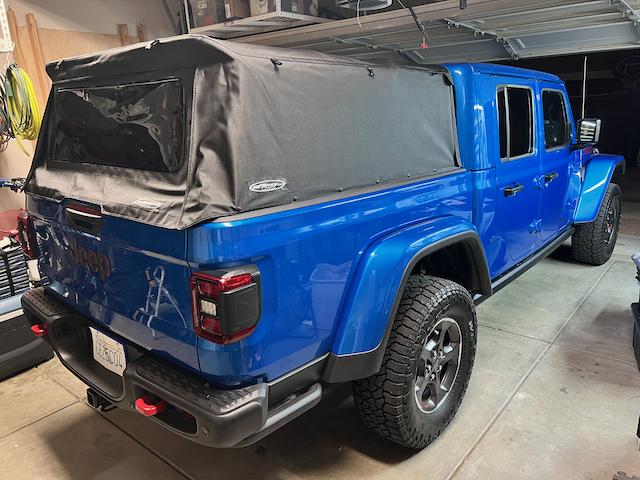 Jeep Gladiator Secure Rolling Tonneau BAK Revolver X4S vs TruXedo Sentry CT Kris Jeep - 1