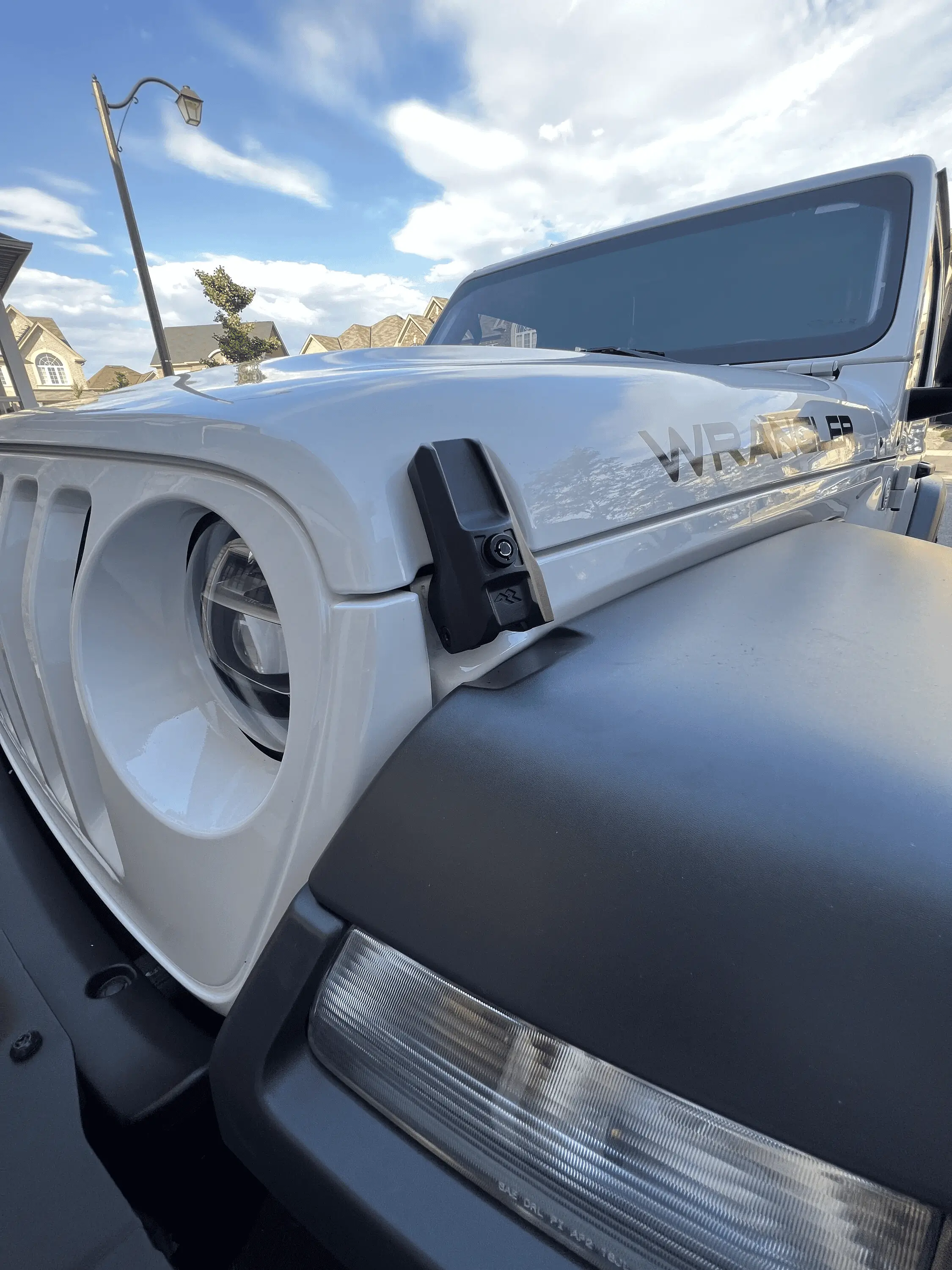 Jeep Gladiator Do I need to worry about my hood latches that don't lock? 1659029204271