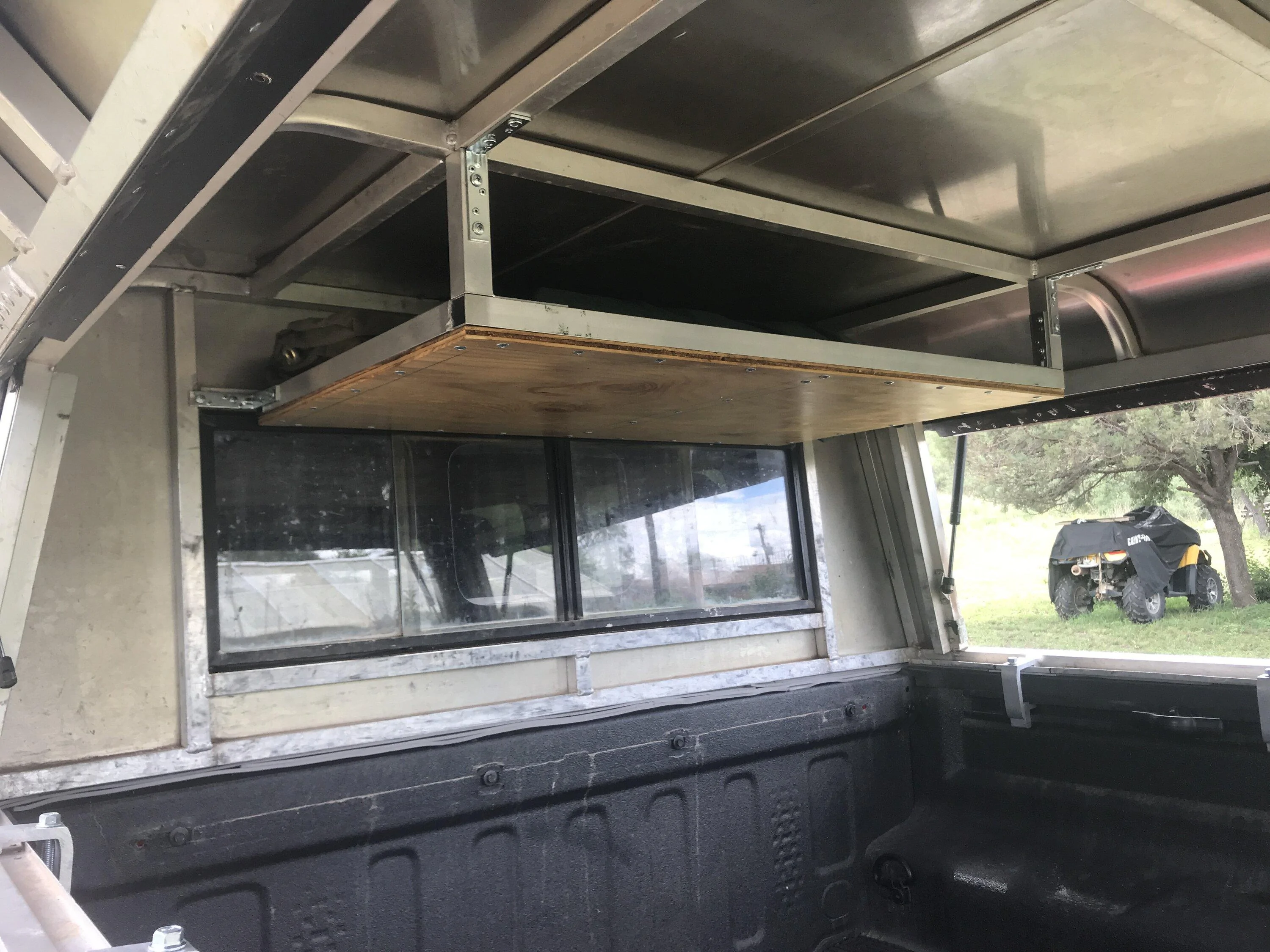 Jeep Gladiator Gladiator Bed cargo layout. IMG_5095