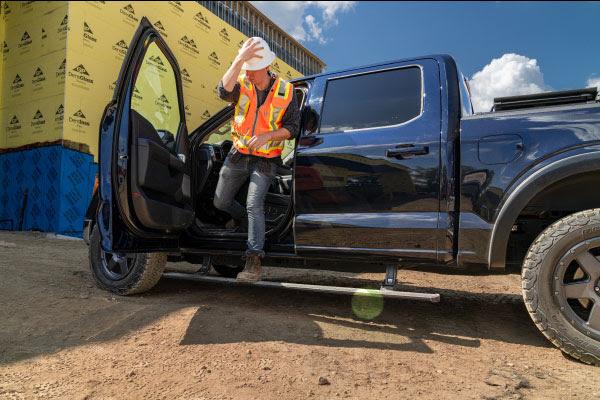 Jeep Gladiator AMP Power Step Rebate - Get Your Steps for Less! unnamed (2)