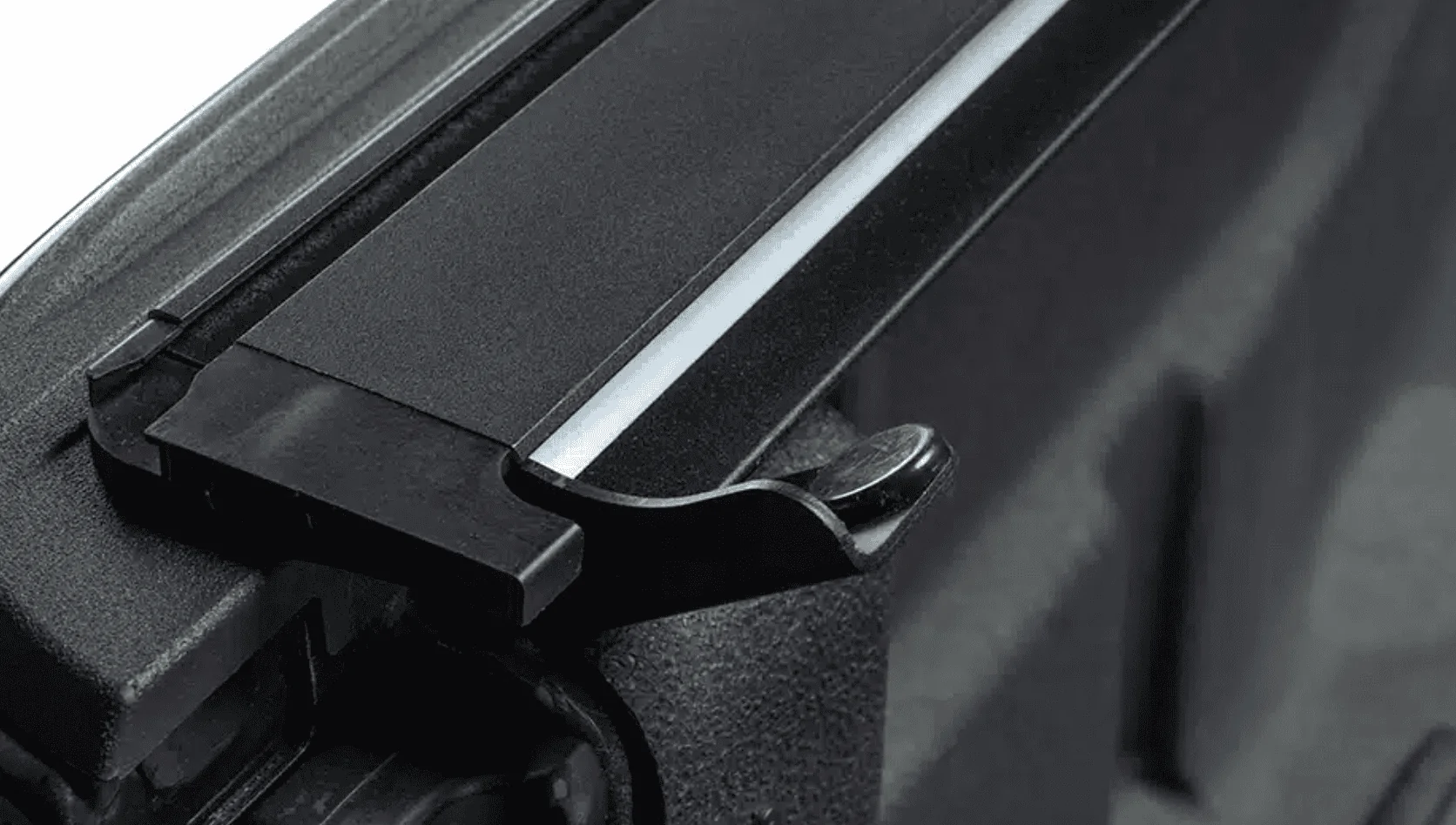 Jeep Gladiator Secure Rolling Tonneau BAK Revolver X4S vs TruXedo Sentry CT Screen Shot 2022-07-29 at 10.30.20 AM