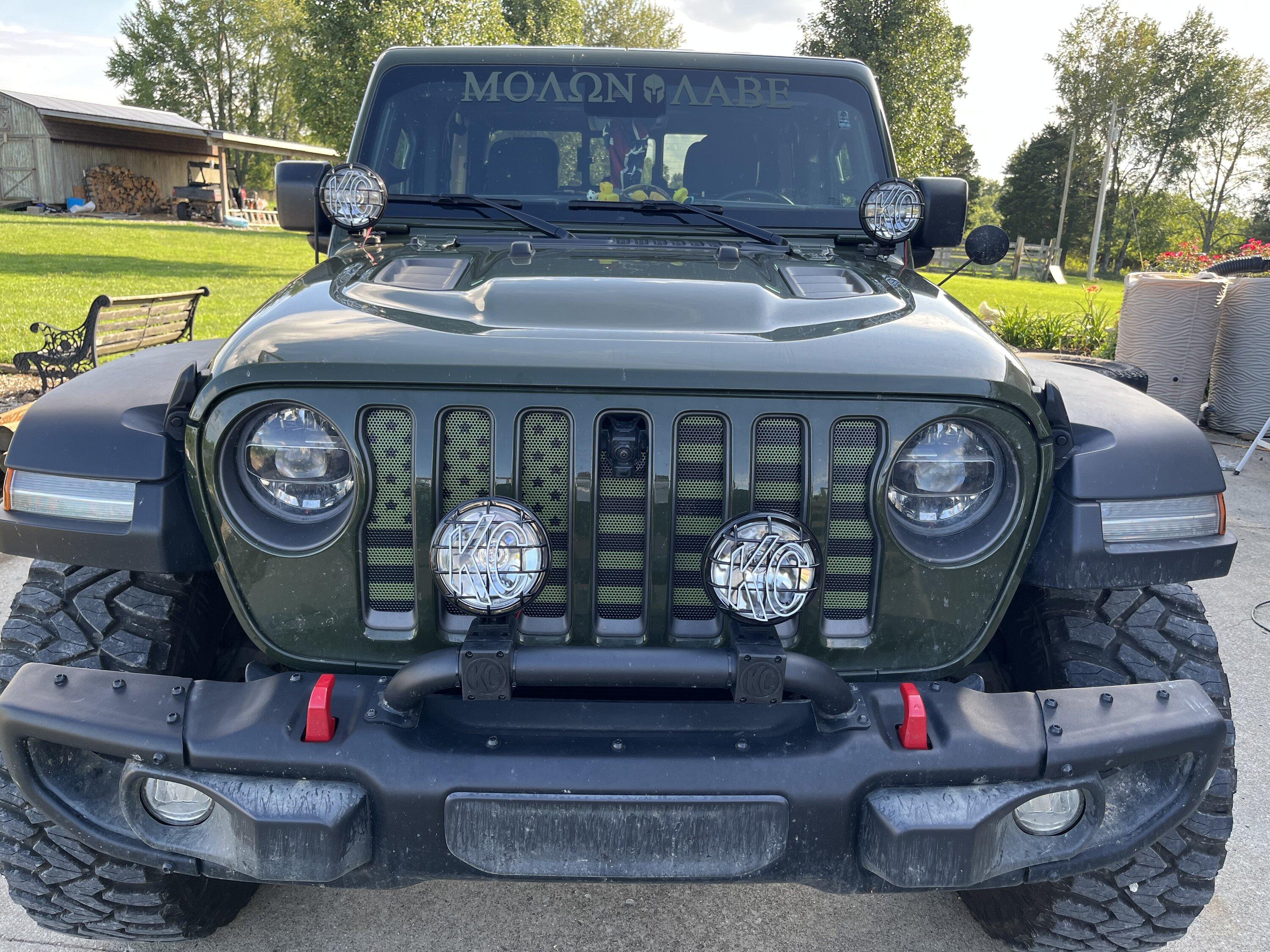 Jeep Gladiator Grille insert with trail cam 58CB99E3-100B-42E3-8D0C-7D06B02E78B5