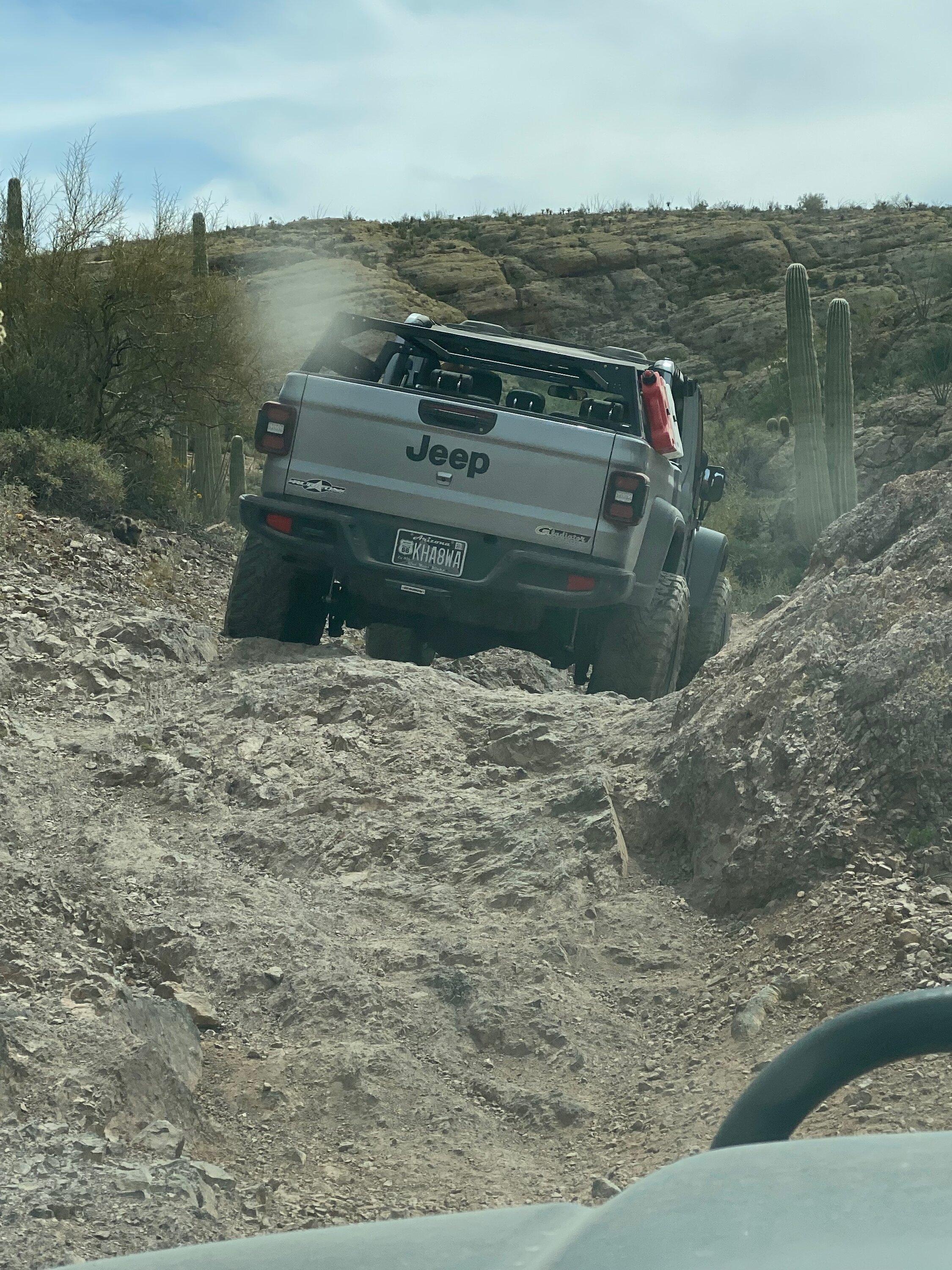 Jeep Gladiator Clayton 3.5 Kit & 37s... is this normal? IMG_5780