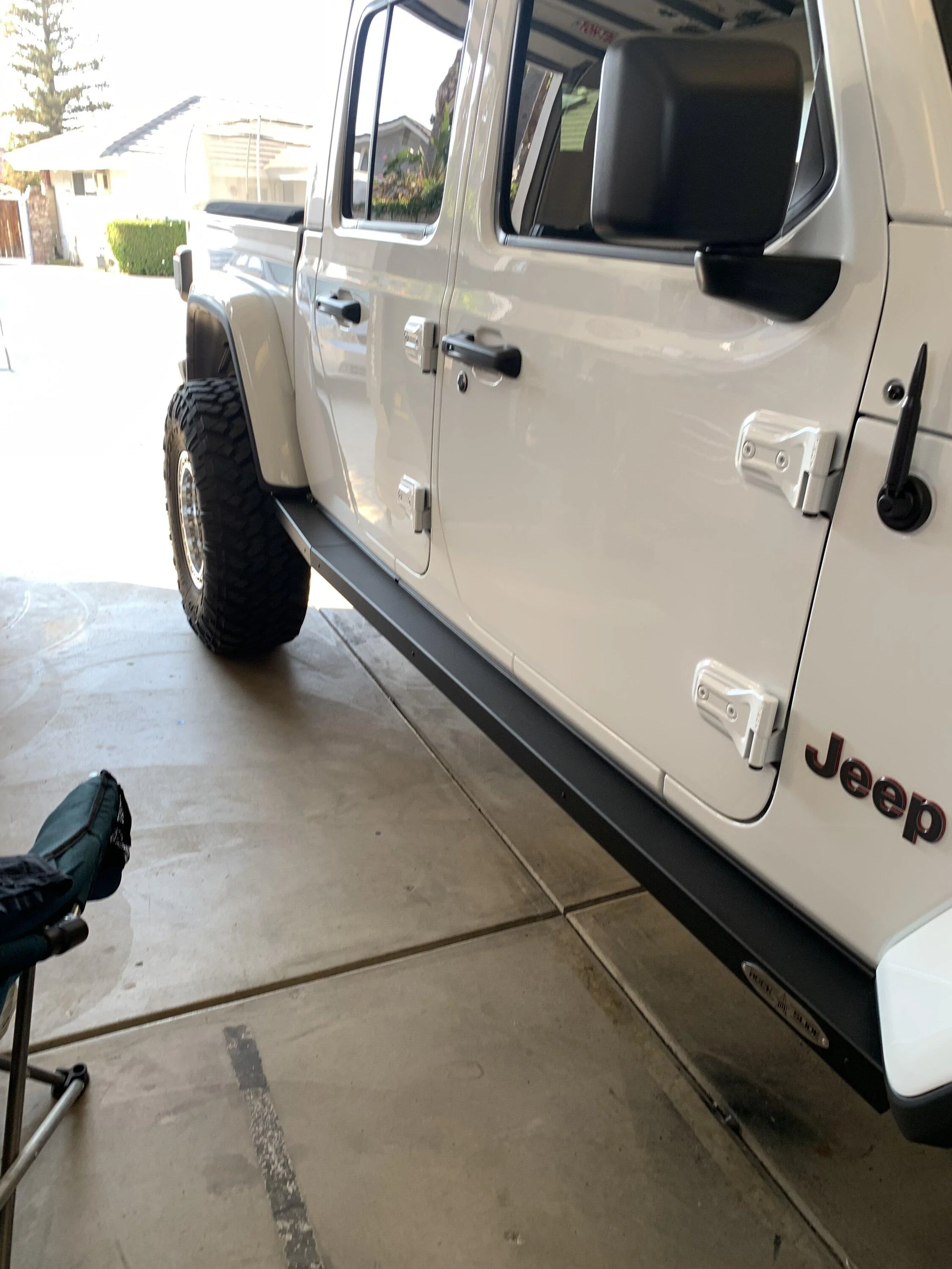 Jeep Gladiator Rockslide Engineering Power Steps 02CCBAC7-B61F-4B9A-A794-1B8CF5DFB978