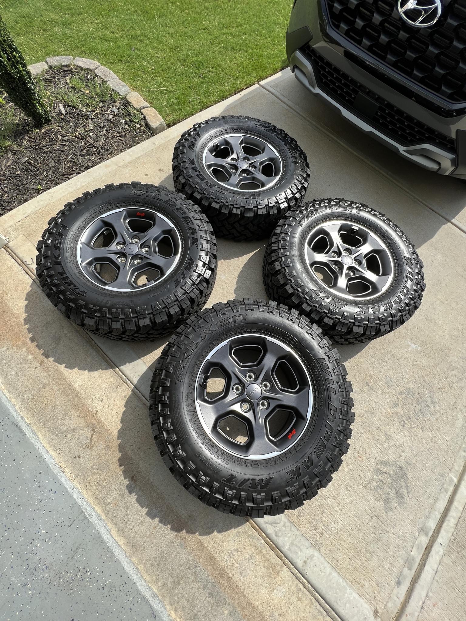 Jeep Gladiator 2022 Jeep Gladiator Rubicon Take Off Wheels/Tires - Only 500 Miles on them. 94950D71-BD7B-40D6-88B8-28BC89EA9DA7