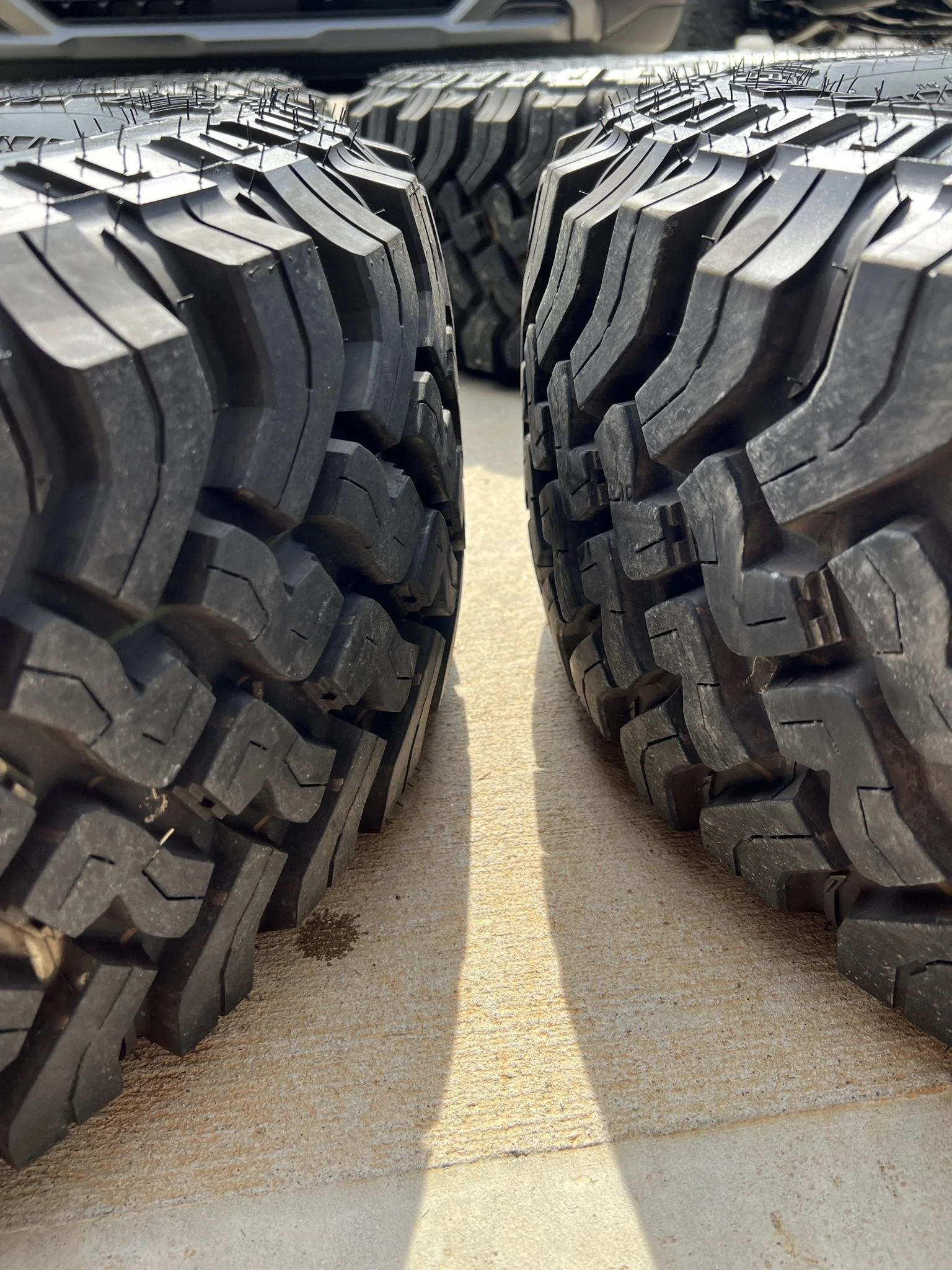 Jeep Gladiator 2022 Jeep Gladiator Rubicon Take Off Wheels/Tires - Only 500 Miles on them. 669B339C-5087-44B6-A758-B72C1423616A