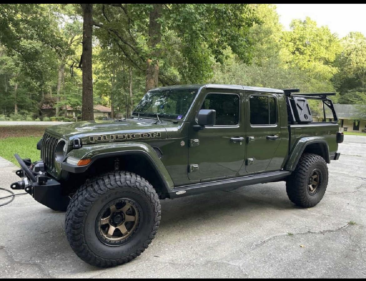 Jeep Gladiator SALE- Rack, tire carrier, more.. 6E938EDB-D108-4064-8CE4-A64F4DAFC96E