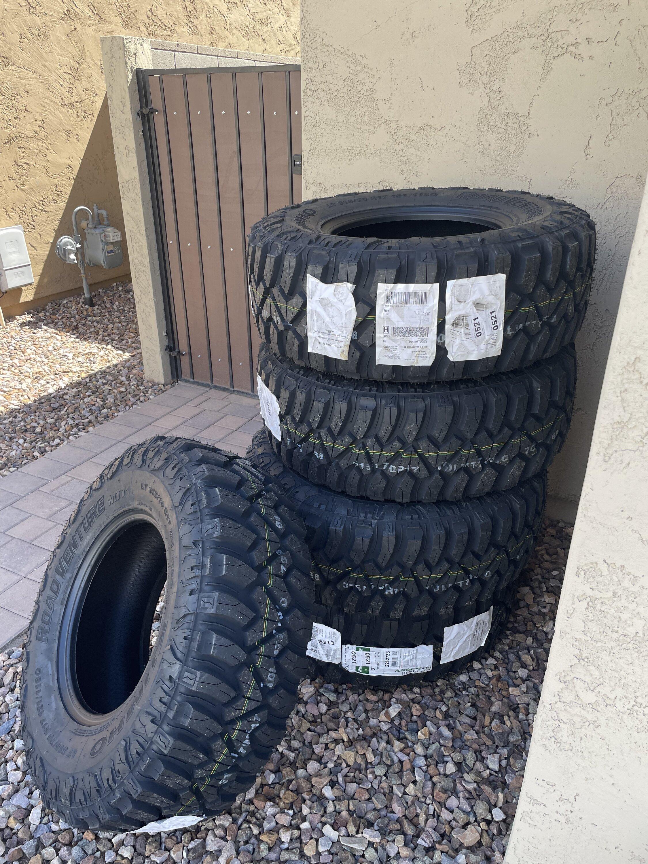 Jeep Gladiator They're real, and they're spectacular. $1100 on sale 315/70r17 kumho mt71 F7536C51-6EE9-4B73-B01C-71CF2B06B26B
