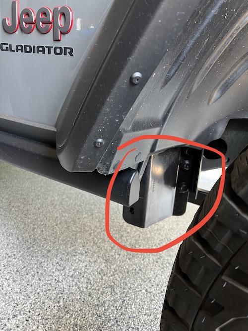 Jeep Gladiator Front pass. side, what is this thing? IMG_0723
