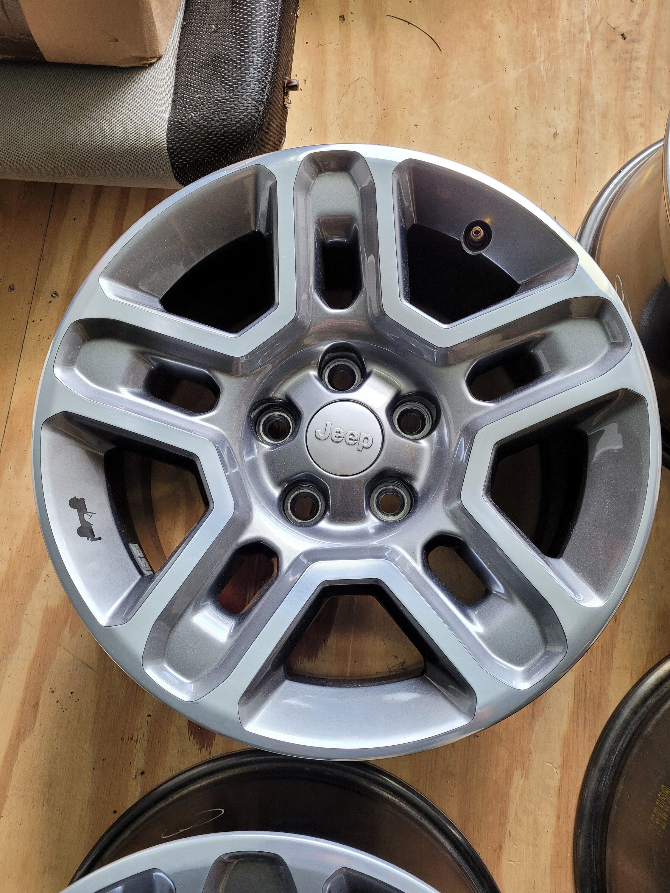 Jeep Gladiator Mopar slotted wheels 20220731_140418