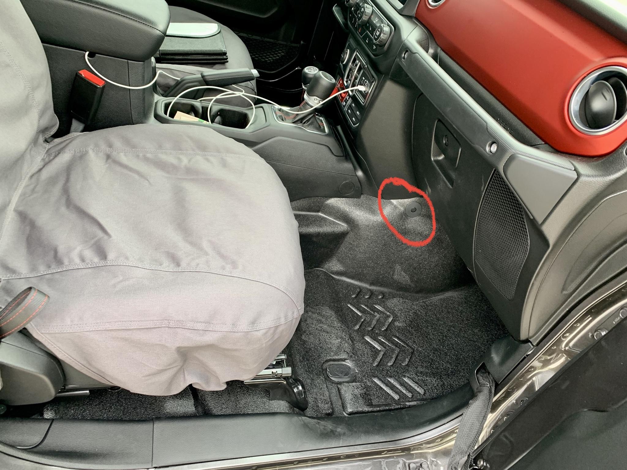 Jeep Gladiator Original interior carpet for sale 578BD4B5-CCDB-40F4-97BA-3F523688AE1D