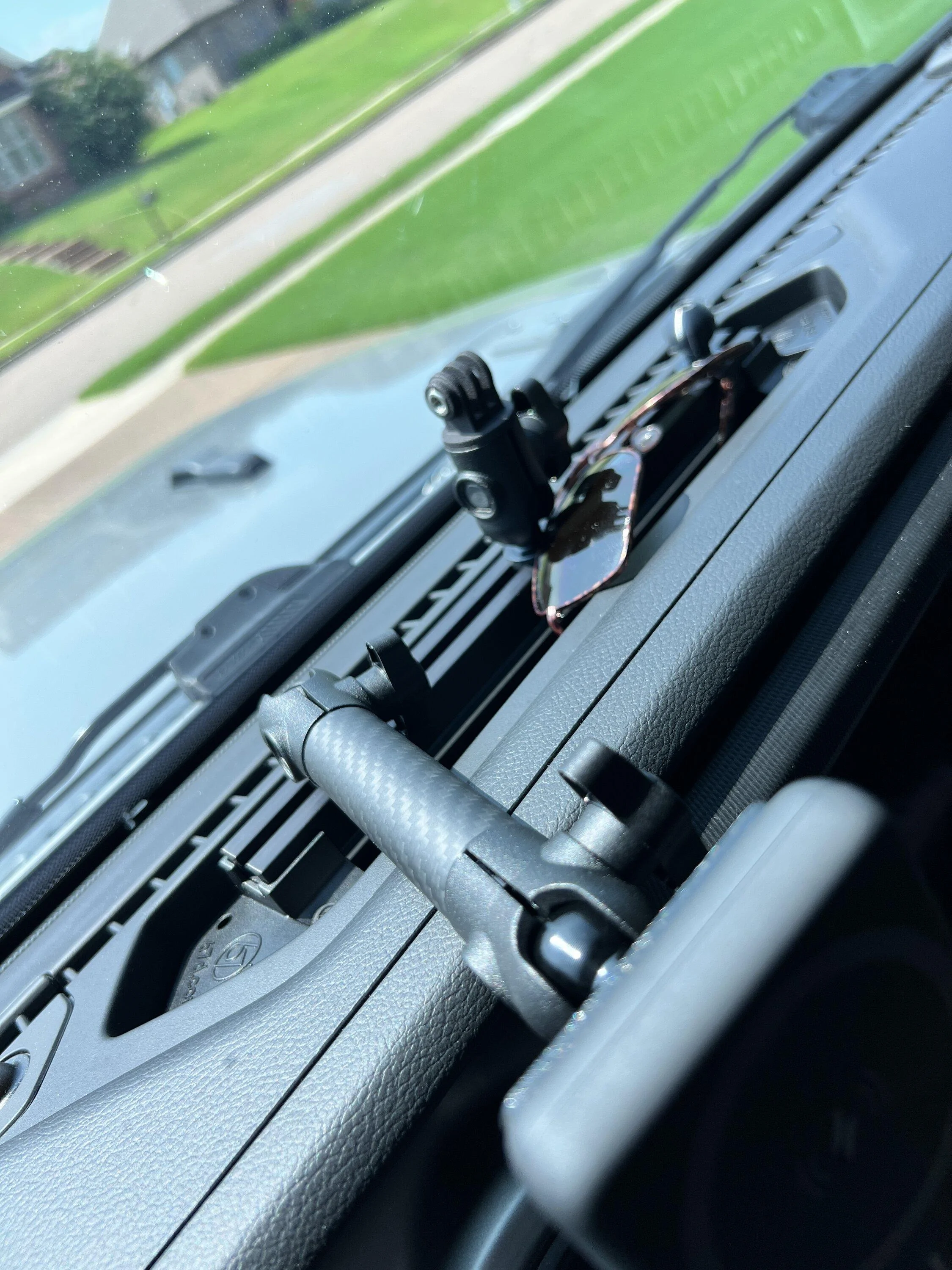 Jeep Gladiator 67 Design and wireless charging E34DE67F-EB9F-4B88-8834-C98223E8F9D3
