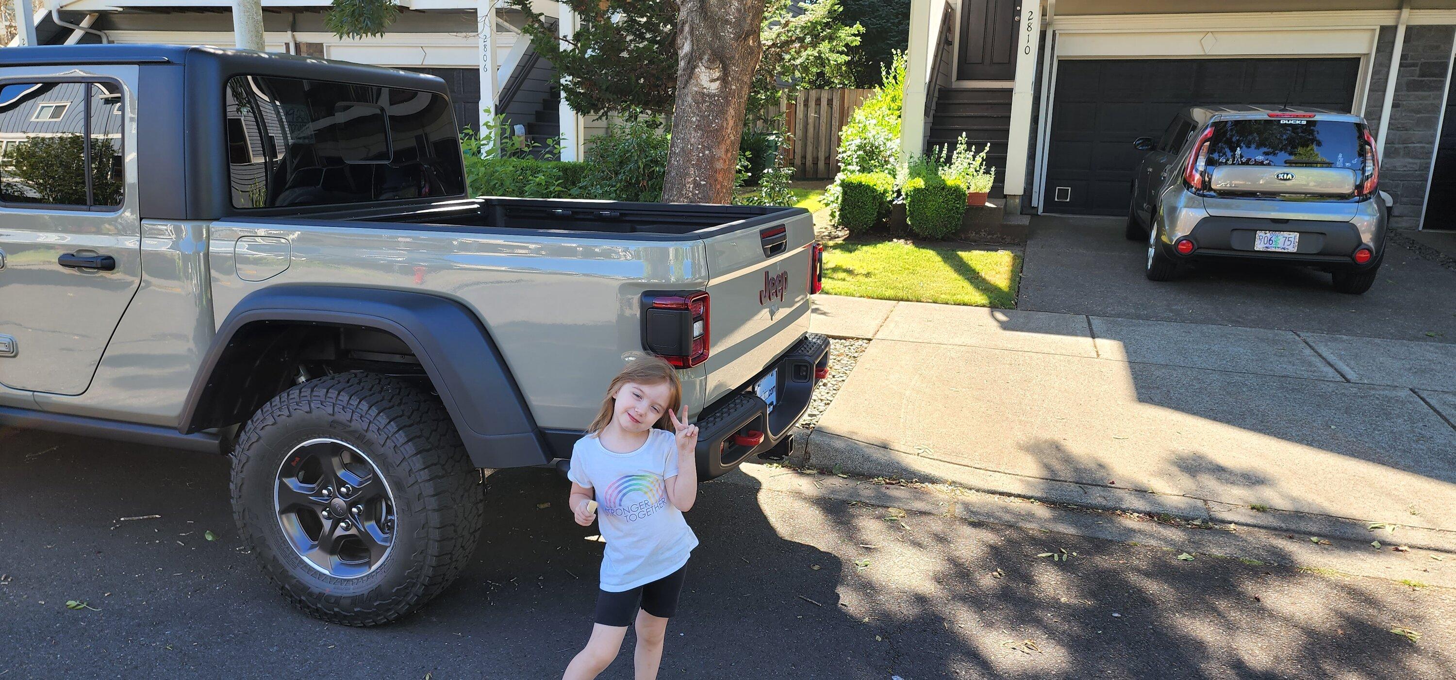 Jeep Gladiator On the way: "The BUS!" 2022 Gladiator JTR in Gobi. The build begins! 20220722_162814