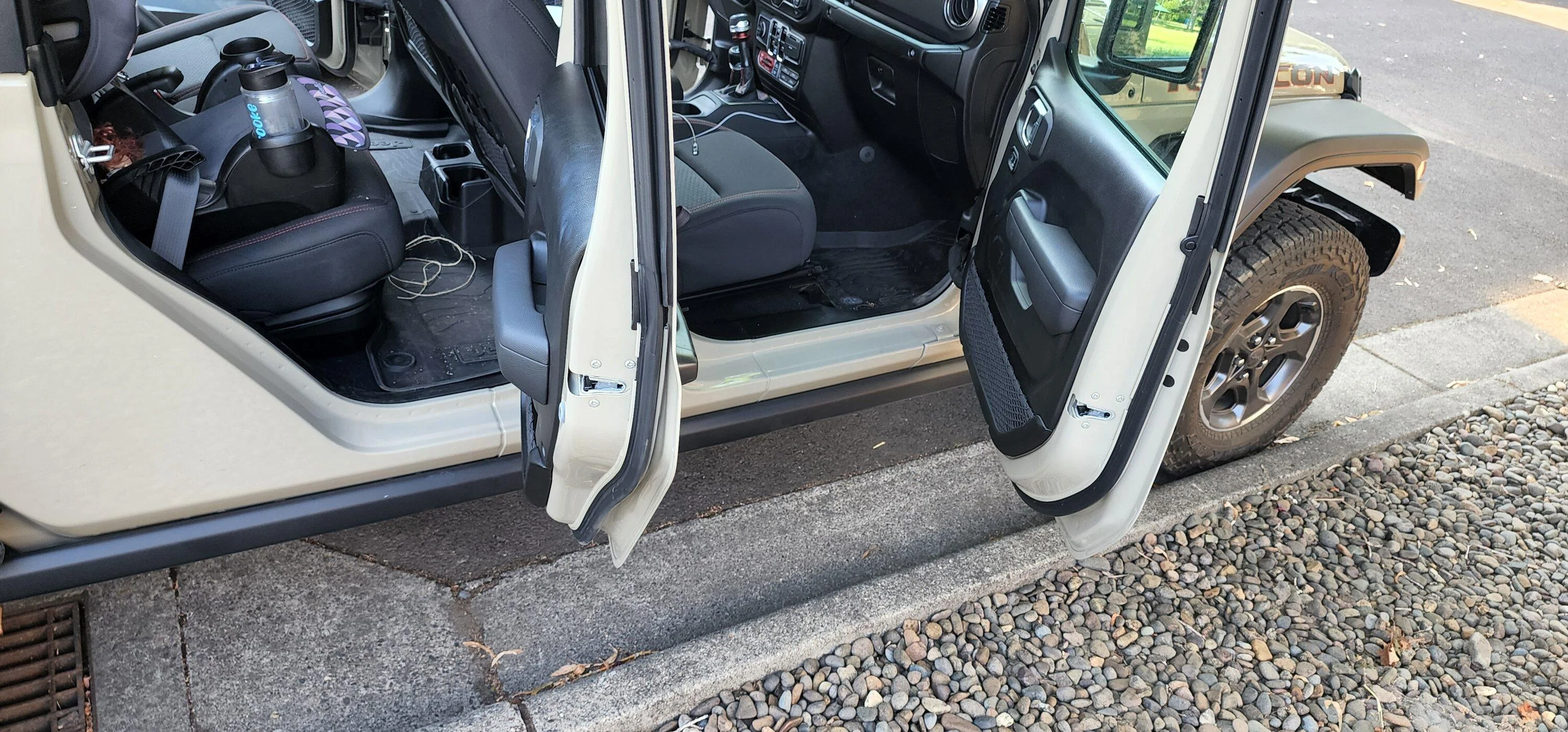 Jeep Gladiator On the way: "The BUS!" 2022 Gladiator JTR in Gobi. The build begins! 20220801_181440