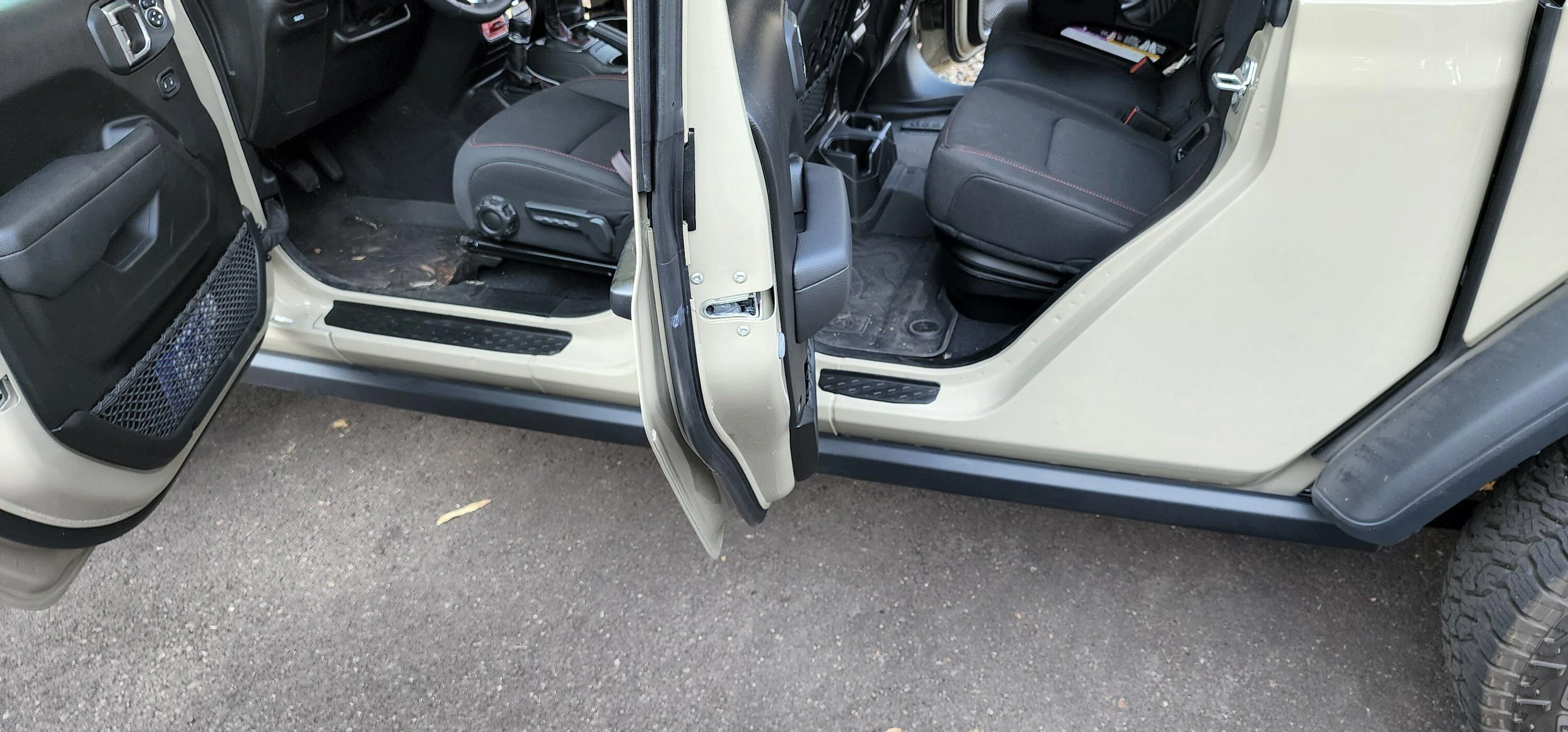 Jeep Gladiator On the way: "The BUS!" 2022 Gladiator JTR in Gobi. The build begins! 20220801_182814