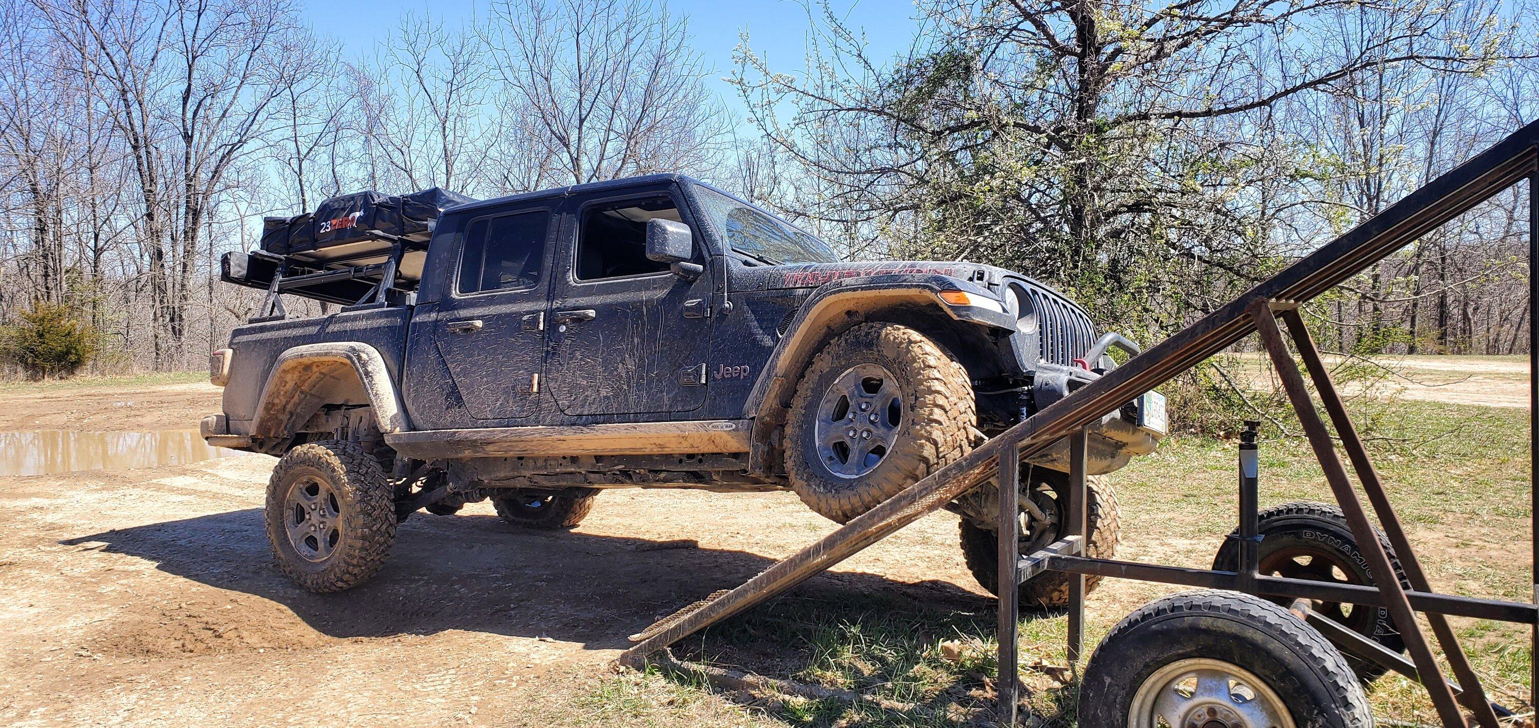 Jeep Gladiator Spacer vs Lift Kit Articulation-Clayton 2.5 on 33's