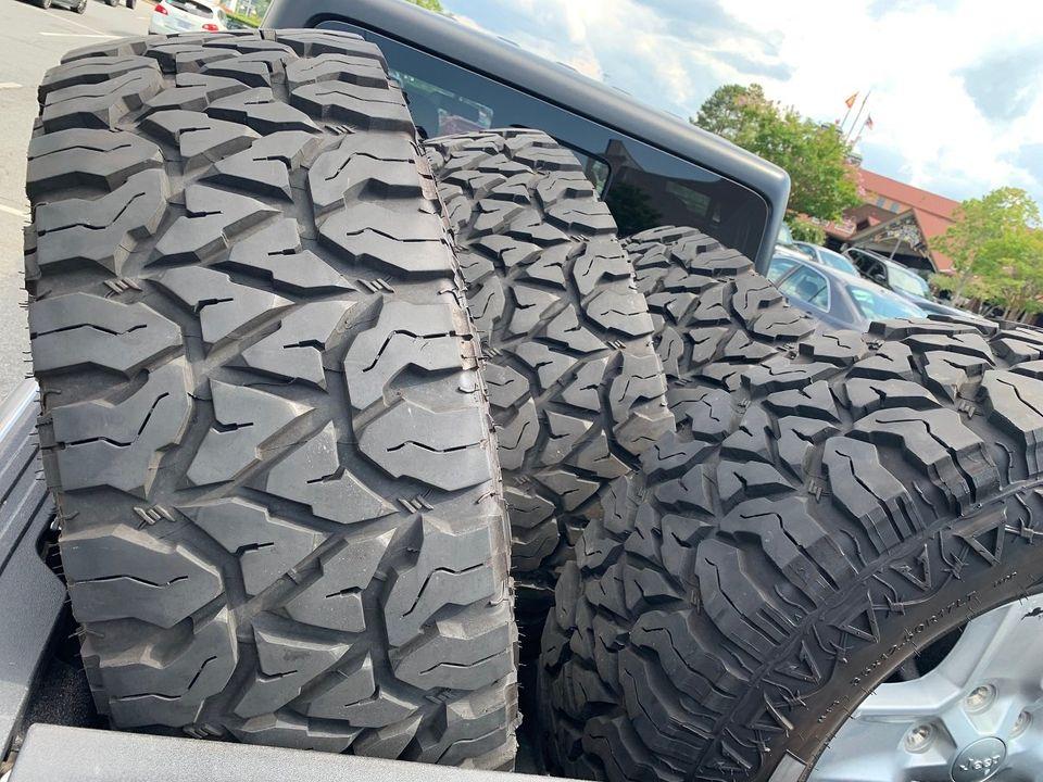 Jeep Gladiator 35" Fierce Attitude Tires / Sport Wheels w/TPMS 287913719_6122413067773786_4225762606782381200_n