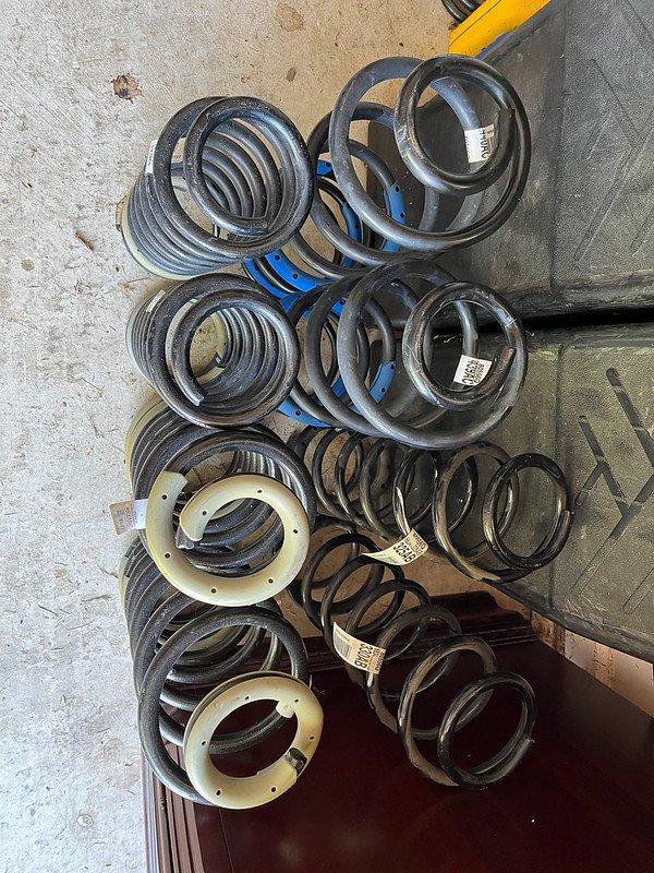 Jeep Gladiator Rubicon Spring Set 287020435_5703600439659178_8714254920792027058_n