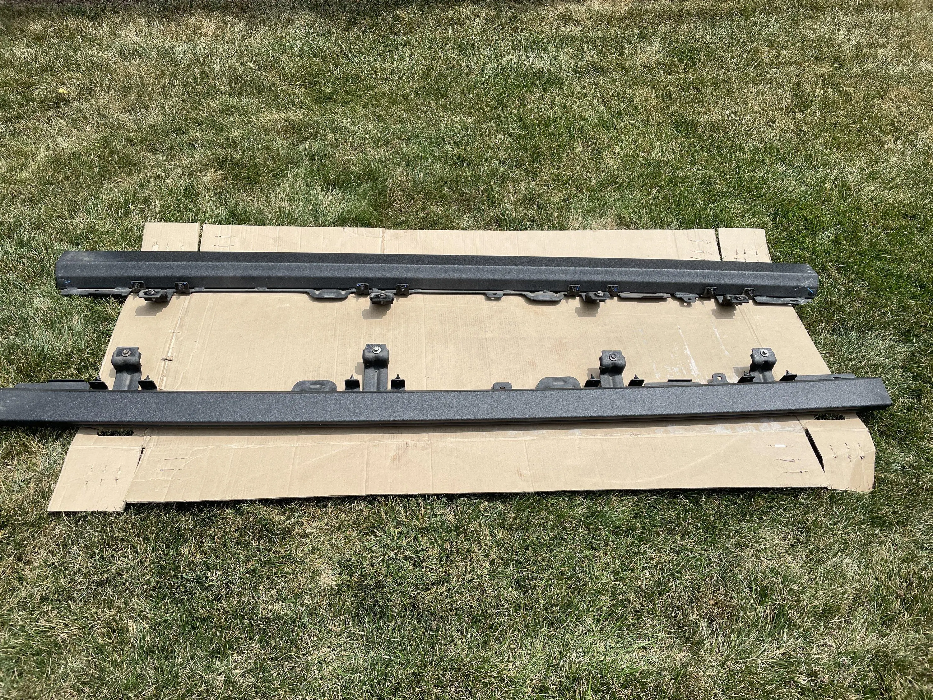 Jeep Gladiator MOPAR Rock Rail Sliders with Step Assist IMG_4652