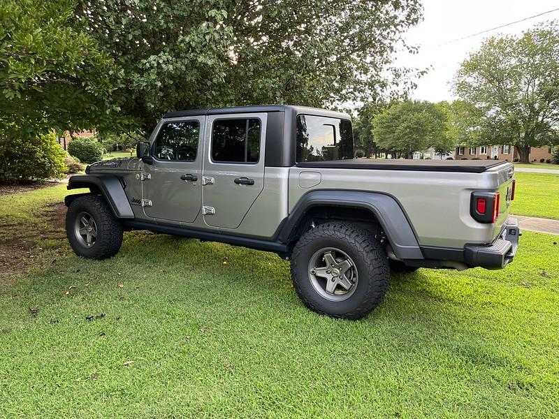 Jeep Gladiator Wheels question - JK wheels on a JT 52260172522_f4899f8510_c