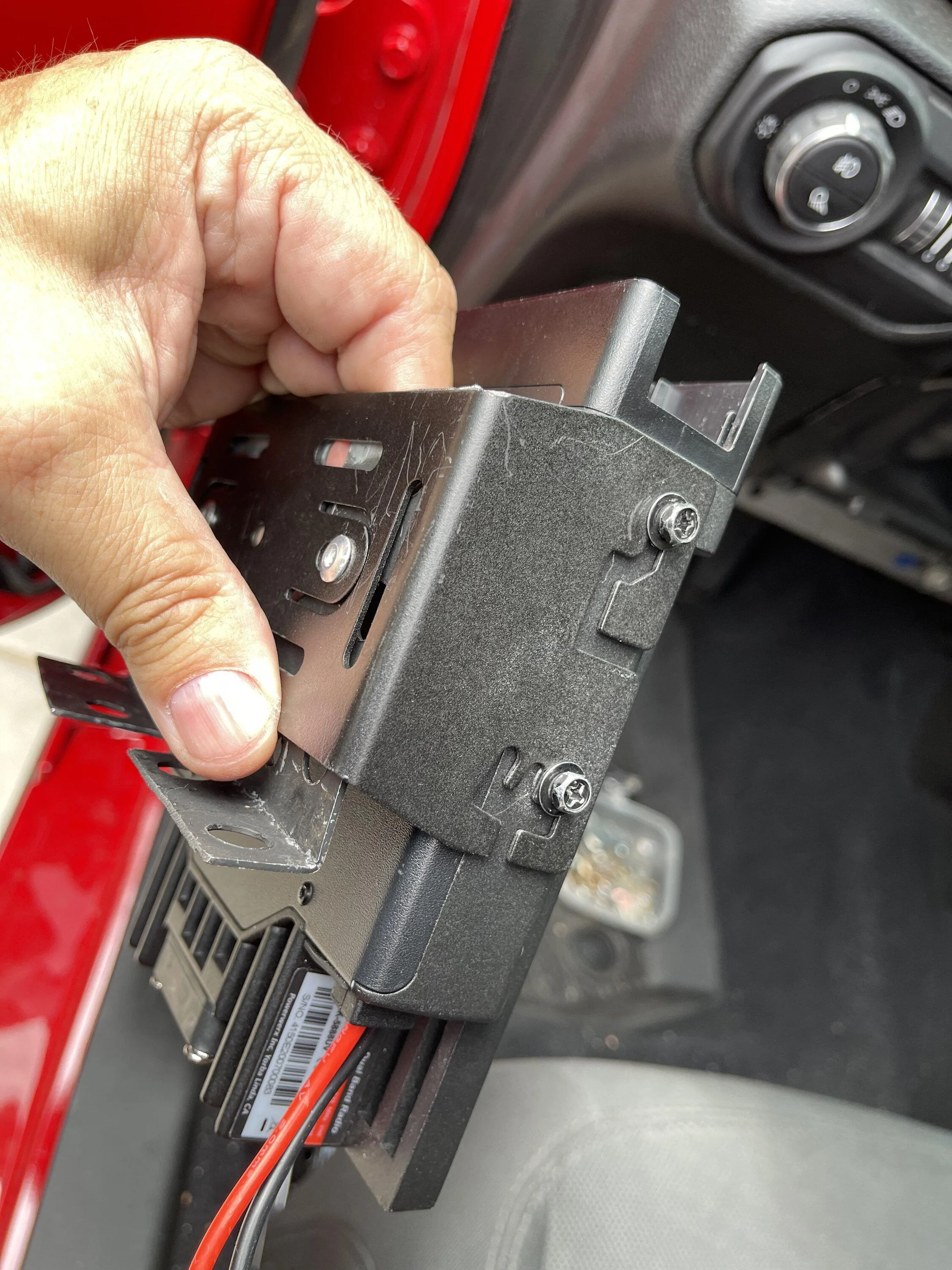 Jeep Gladiator Mounting DB-750X Dual Band Radio E9C28B8D-2F40-4638-B768-9A95ED1CAA9A