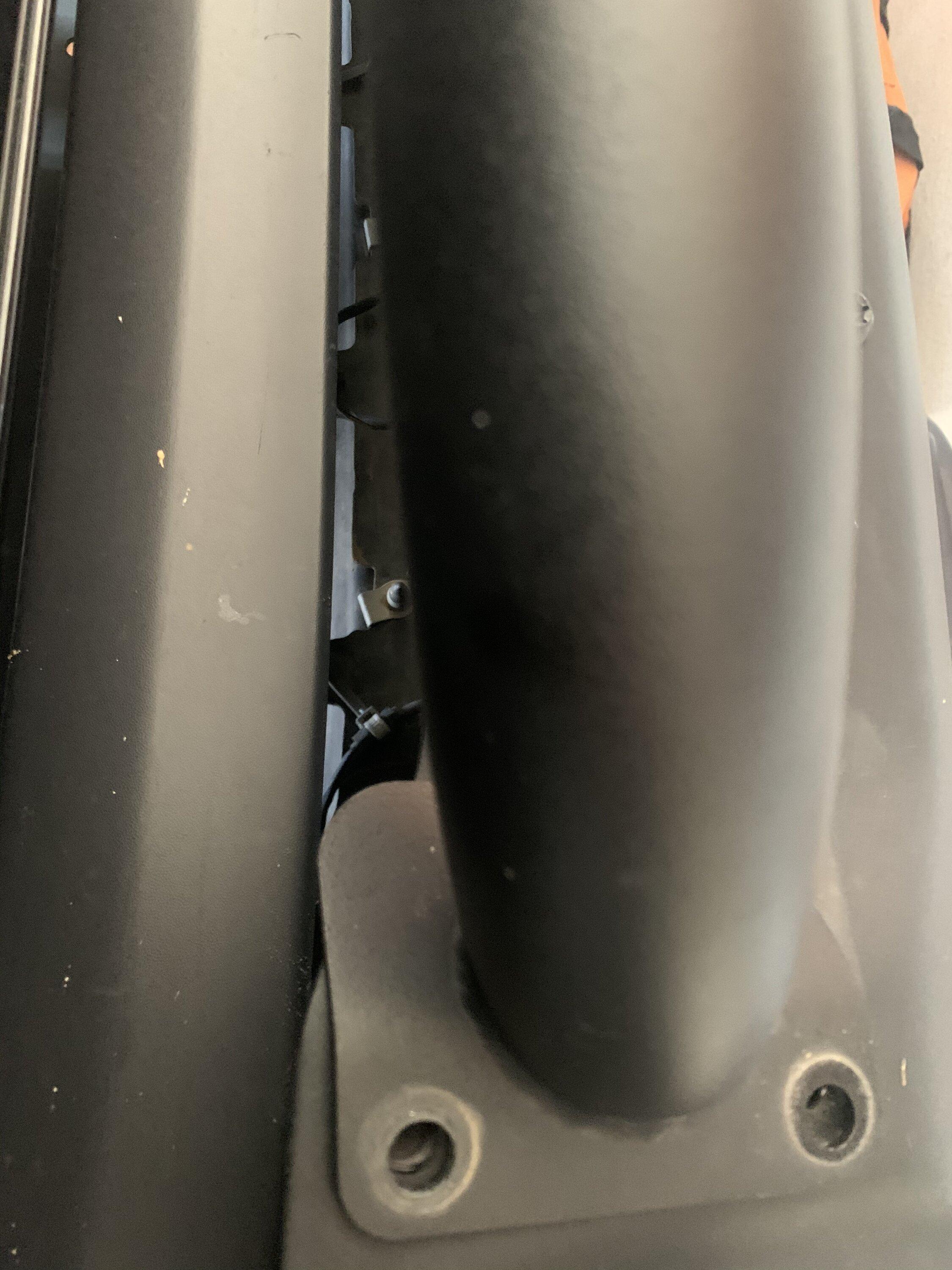 Jeep Gladiator Mopar Hoop... Can it be installed rear facing? 53550BCE-7121-4C13-86BD-79159EBCCCD6