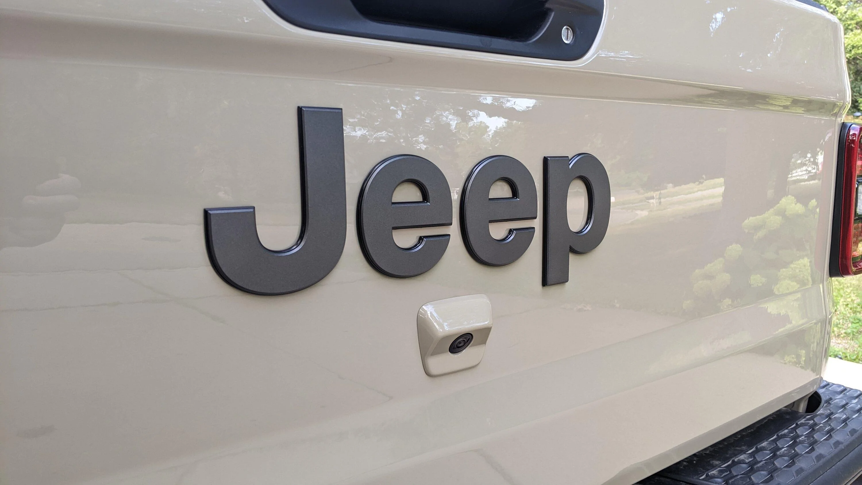 Jeep Gladiator Separating Tailgate Letters PXL_20220805_231129864
