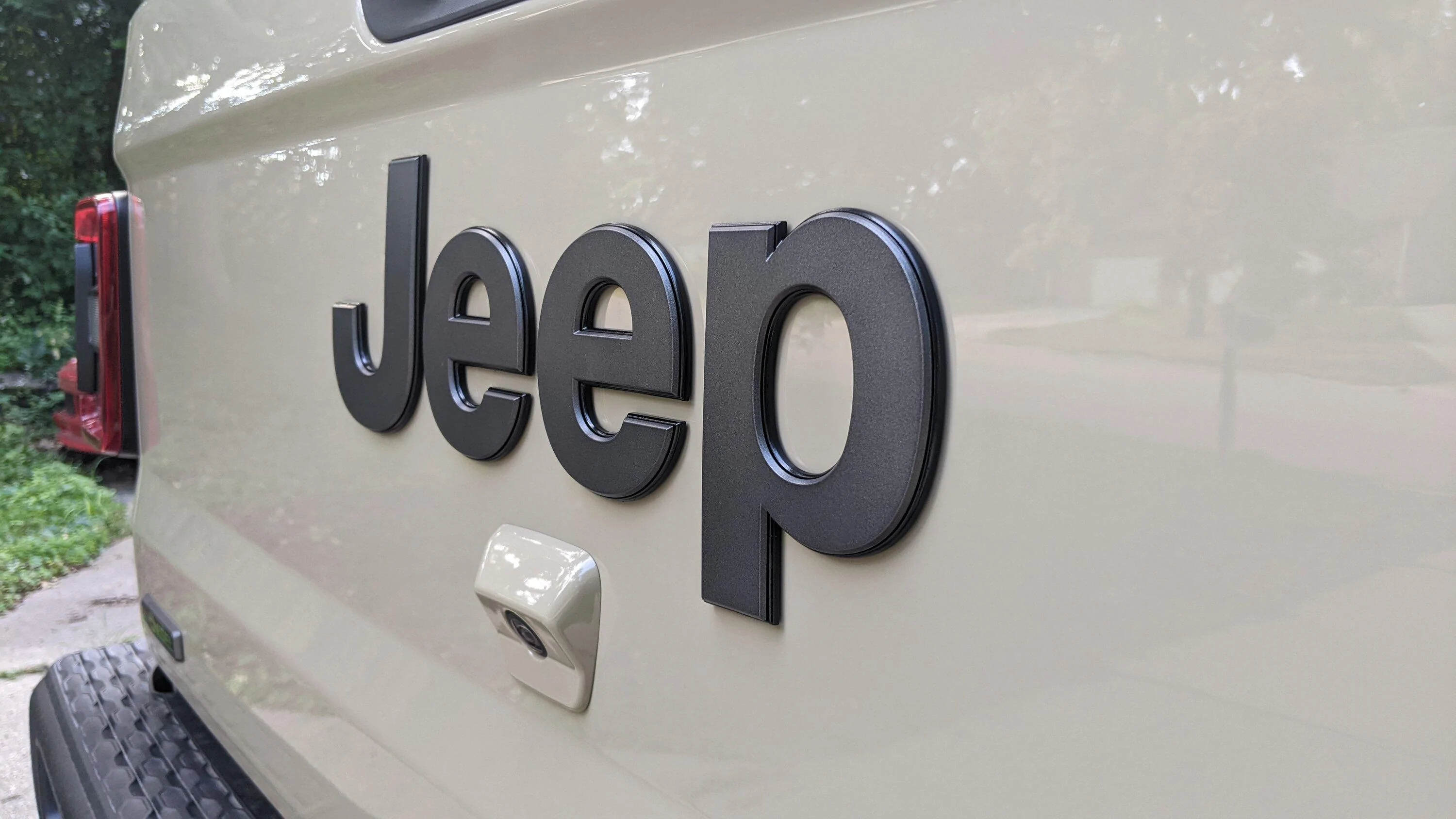 Jeep Gladiator Separating Tailgate Letters PXL_20220805_231141459